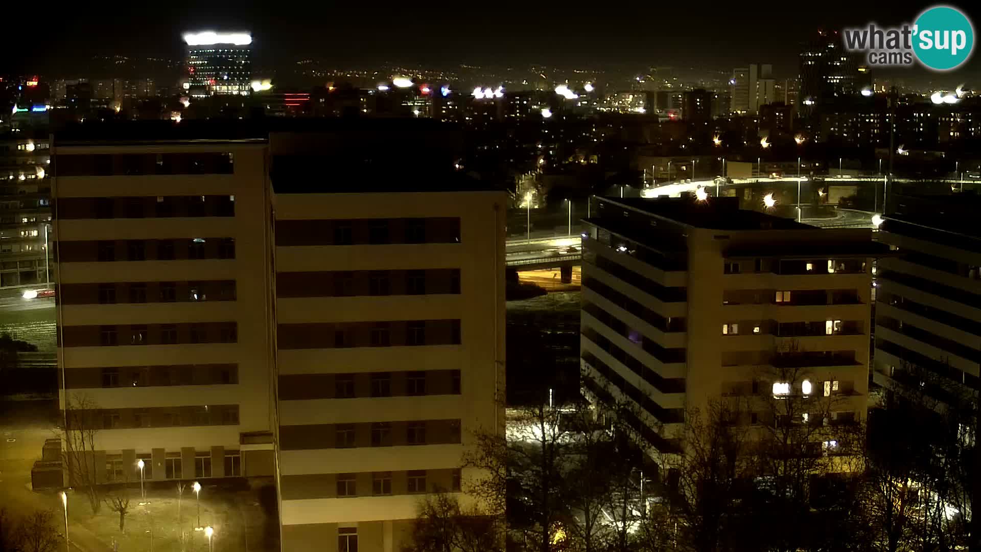 Rond-point en direct traversant les avenues Slavonska et Marin Držić à Zagreb webcam