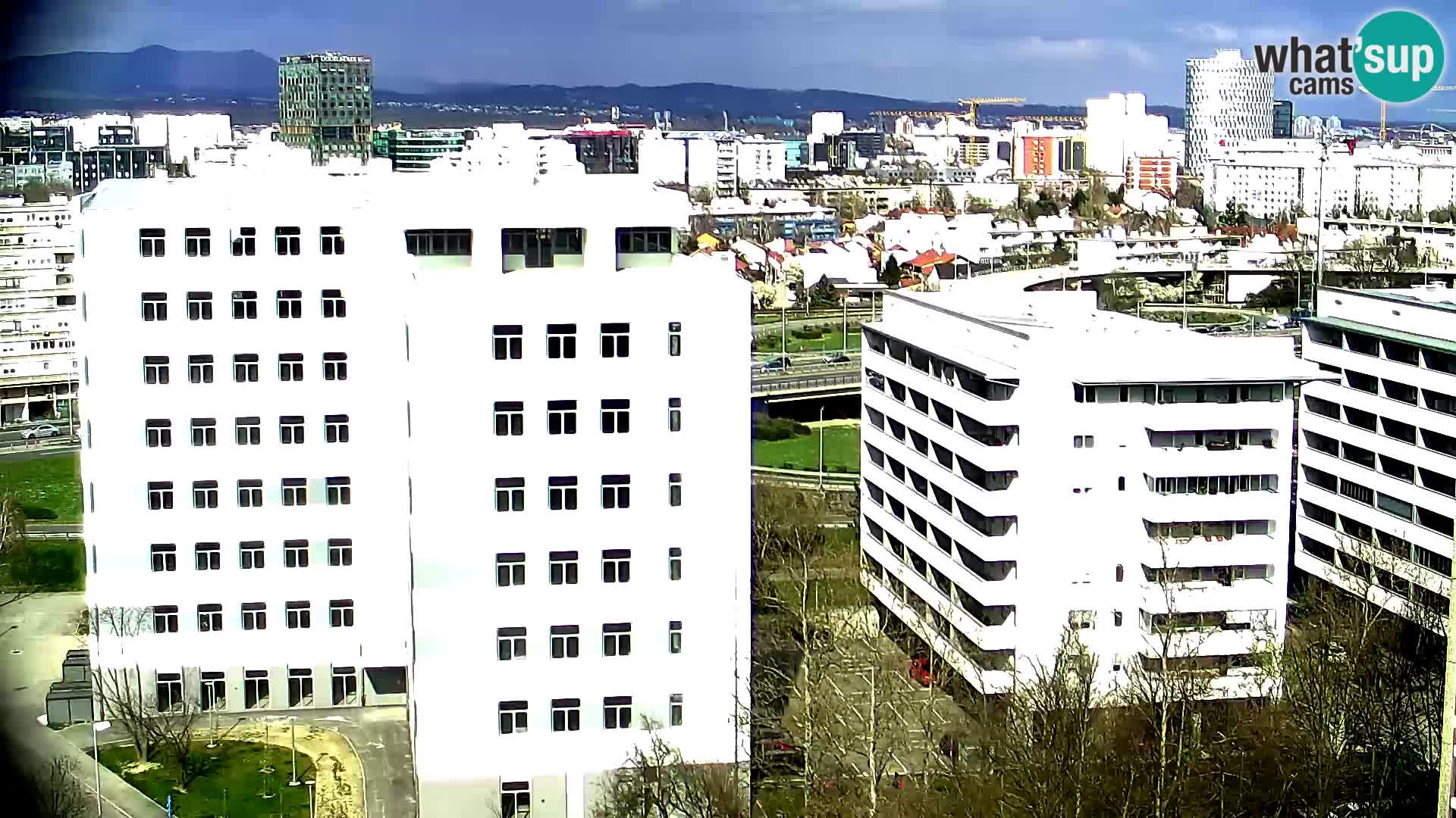 Rond-point en direct traversant les avenues Slavonska et Marin Držić à Zagreb webcam