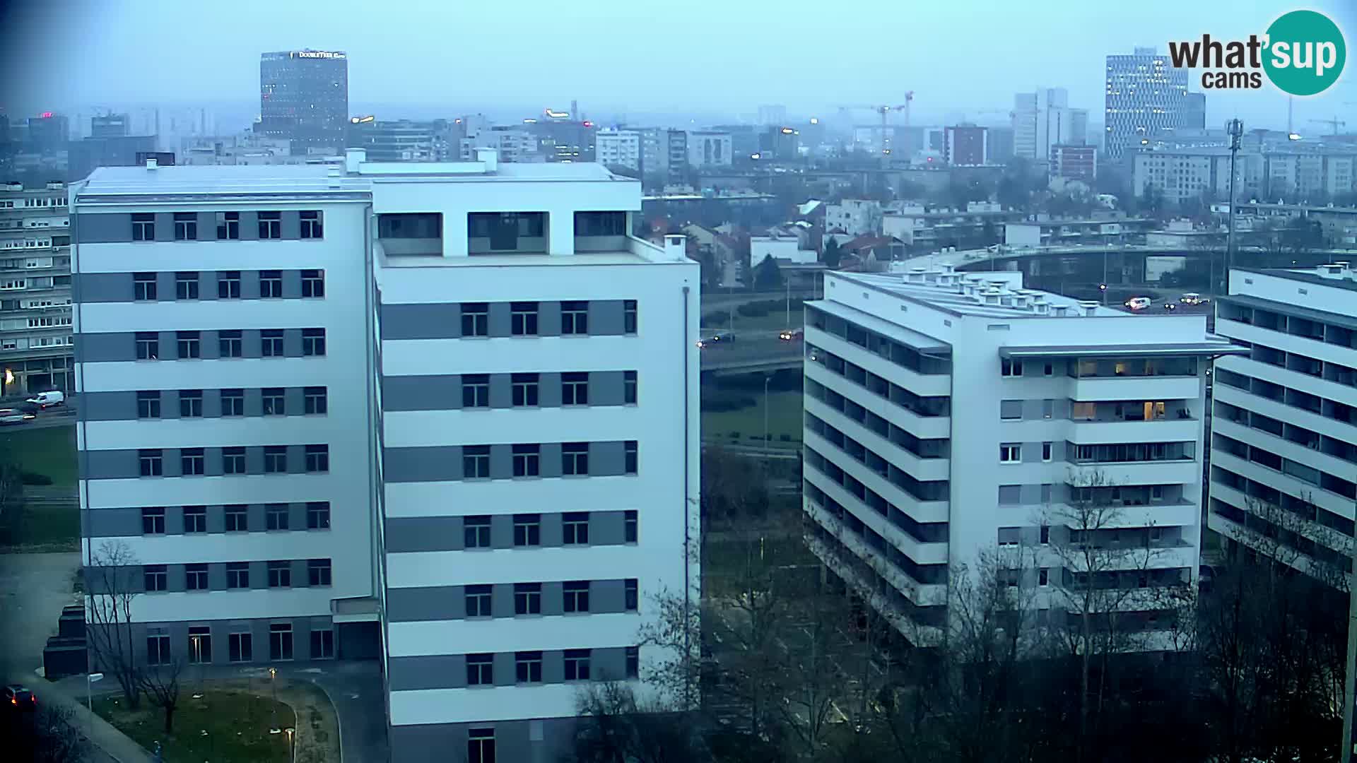 Rond-point en direct traversant les avenues Slavonska et Marin Držić à Zagreb webcam