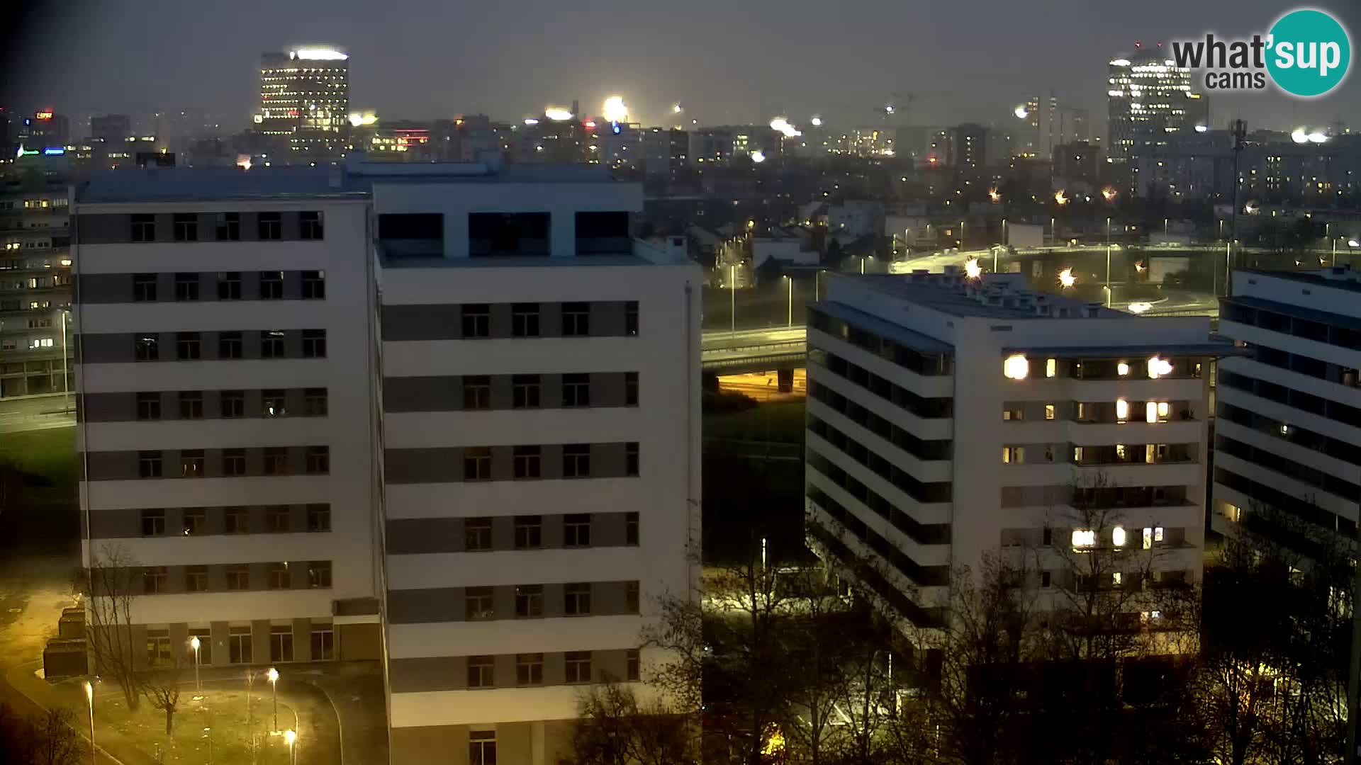 Rond-point en direct traversant les avenues Slavonska et Marin Držić à Zagreb webcam