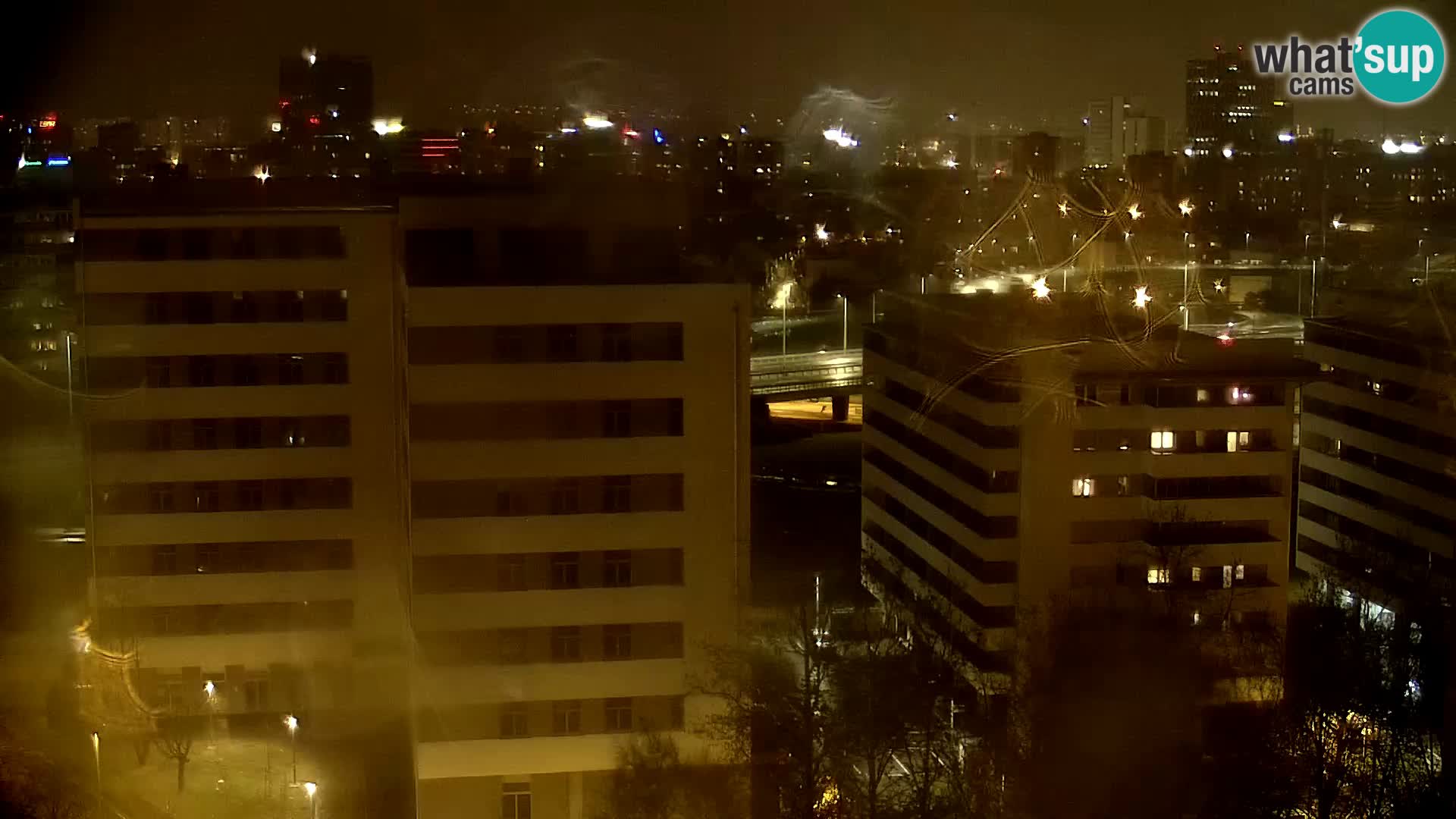 Live-Kreisverkehr Slavonska und Marin Držić Avenue zur Zagreb Webcam