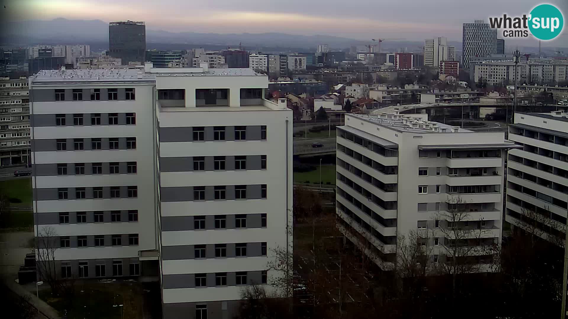 Web kamera Petlja Slavonska – Držićeva  – Zagreb Live