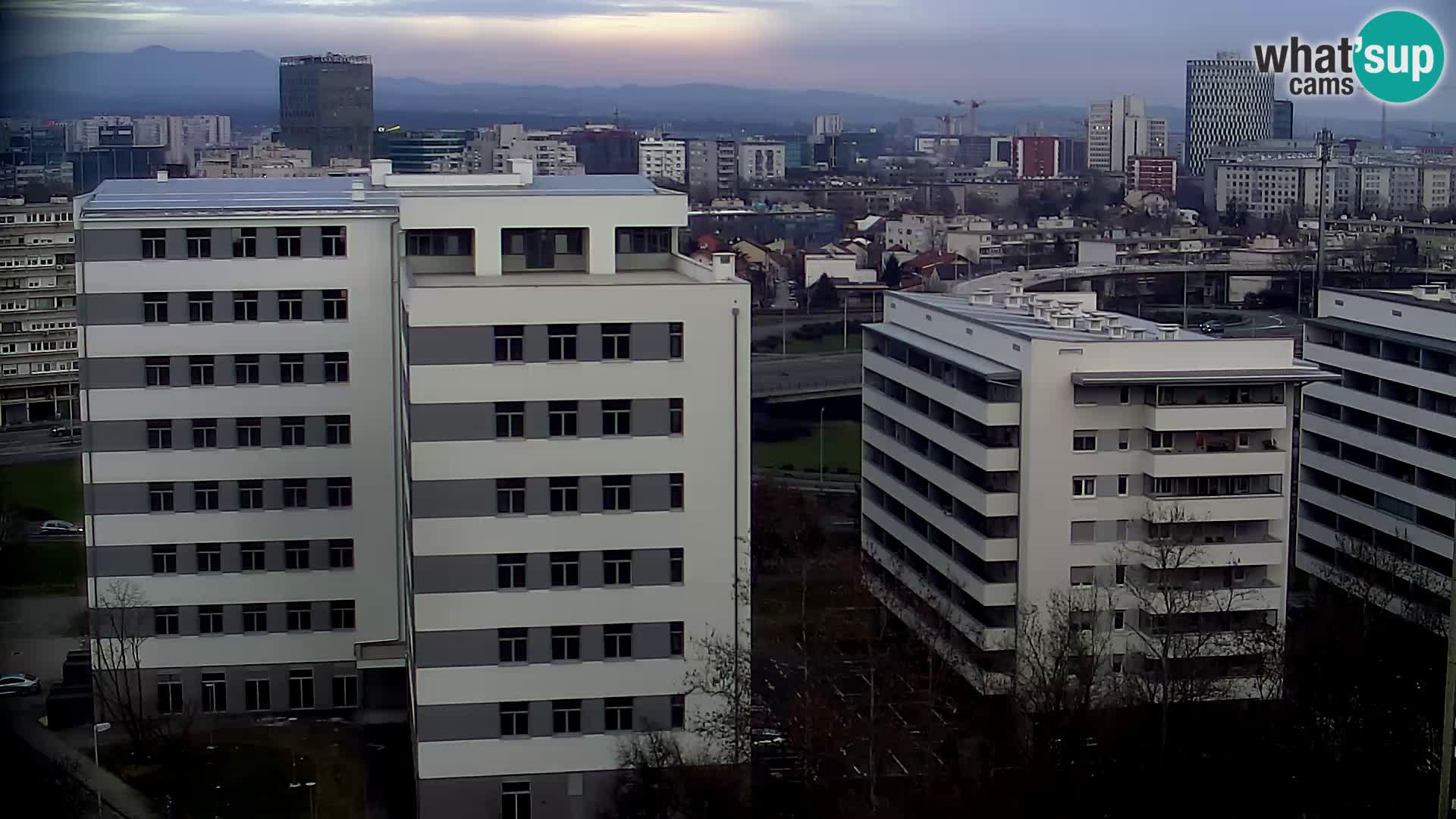 Rond-point en direct traversant les avenues Slavonska et Marin Držić à Zagreb webcam