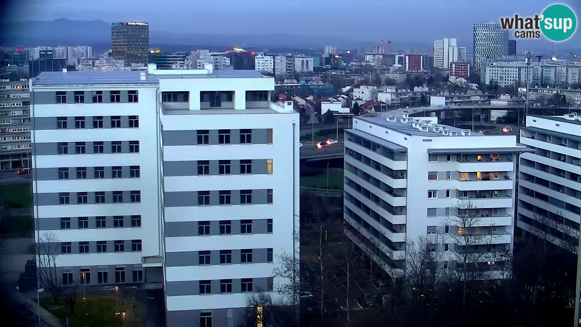 Web kamera Petlja Slavonska – Držićeva  – Zagreb Live