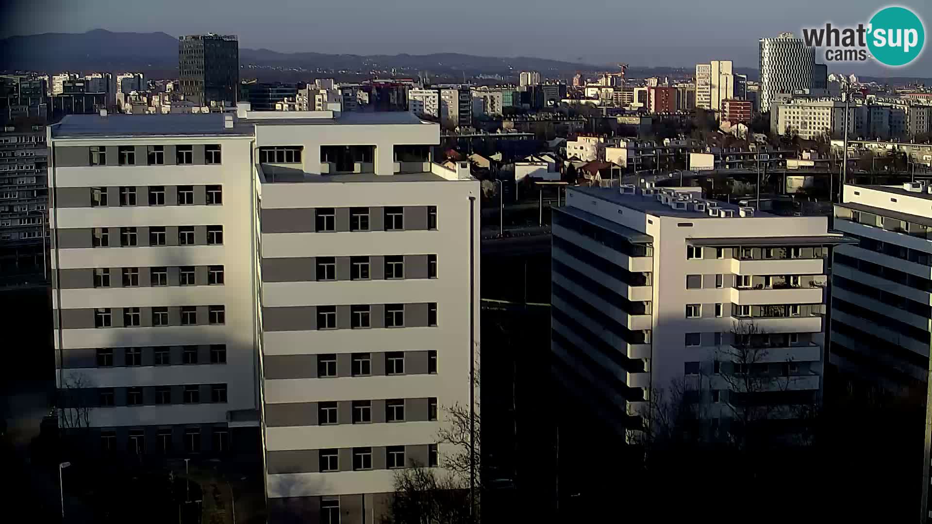 Web kamera Petlja Slavonska – Držićeva  – Zagreb Live