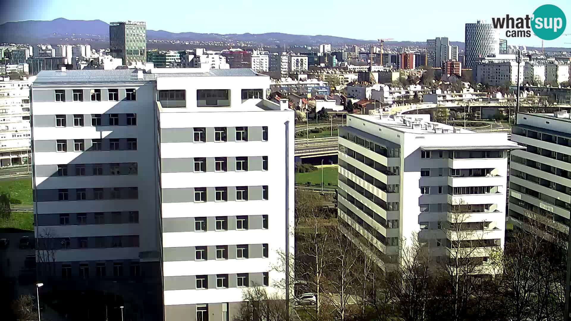 Rond-point en direct traversant les avenues Slavonska et Marin Držić à Zagreb webcam