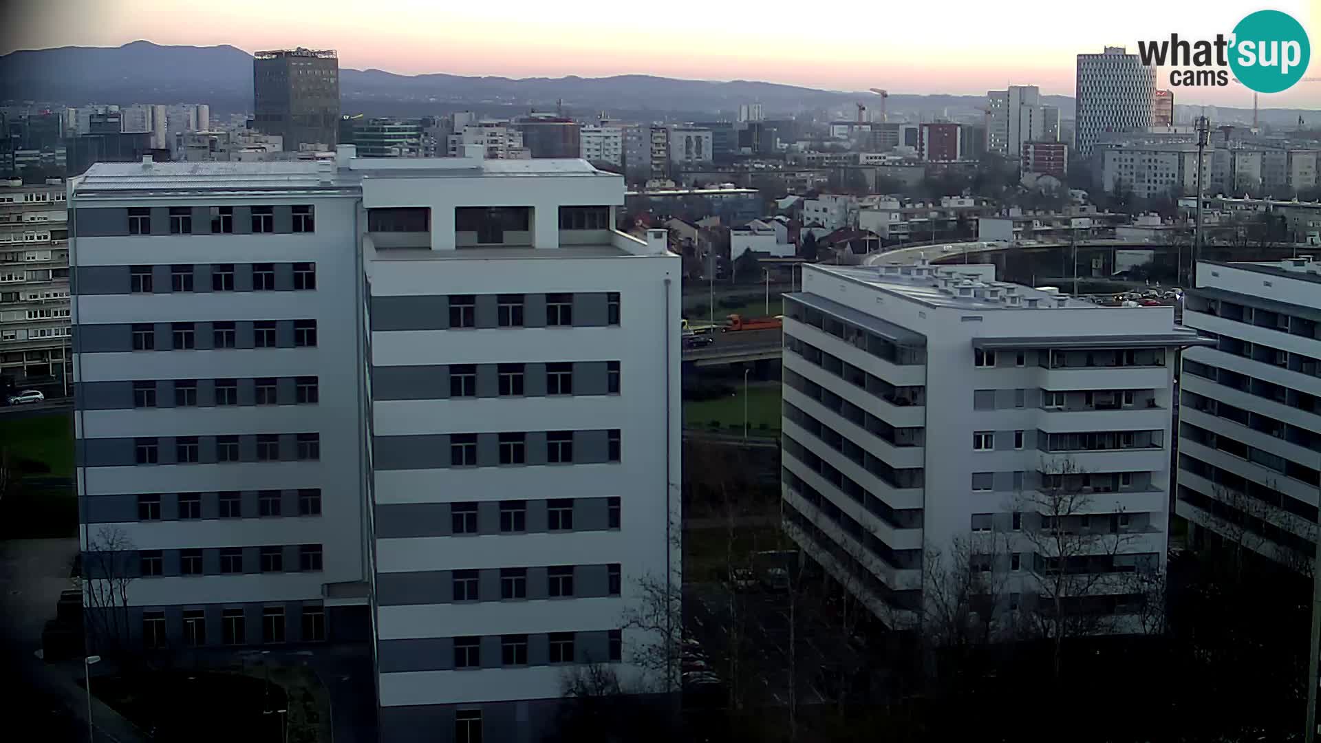 Live-Kreisverkehr Slavonska und Marin Držić Avenue zur Zagreb Webcam