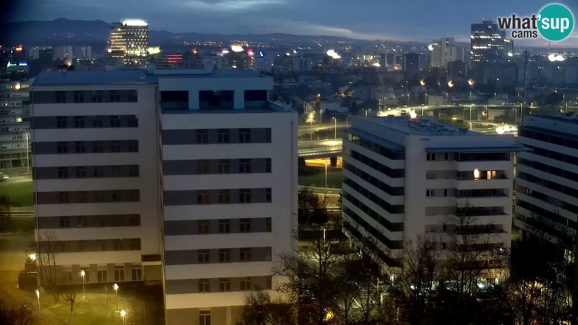 Web kamera Petlja Slavonska – Držićeva  – Zagreb Live