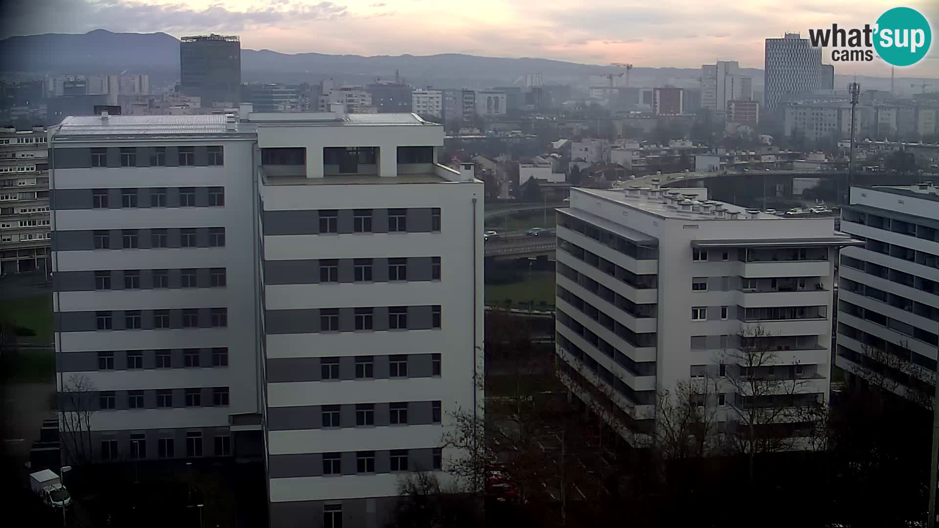 Live-Kreisverkehr Slavonska und Marin Držić Avenue zur Zagreb Webcam