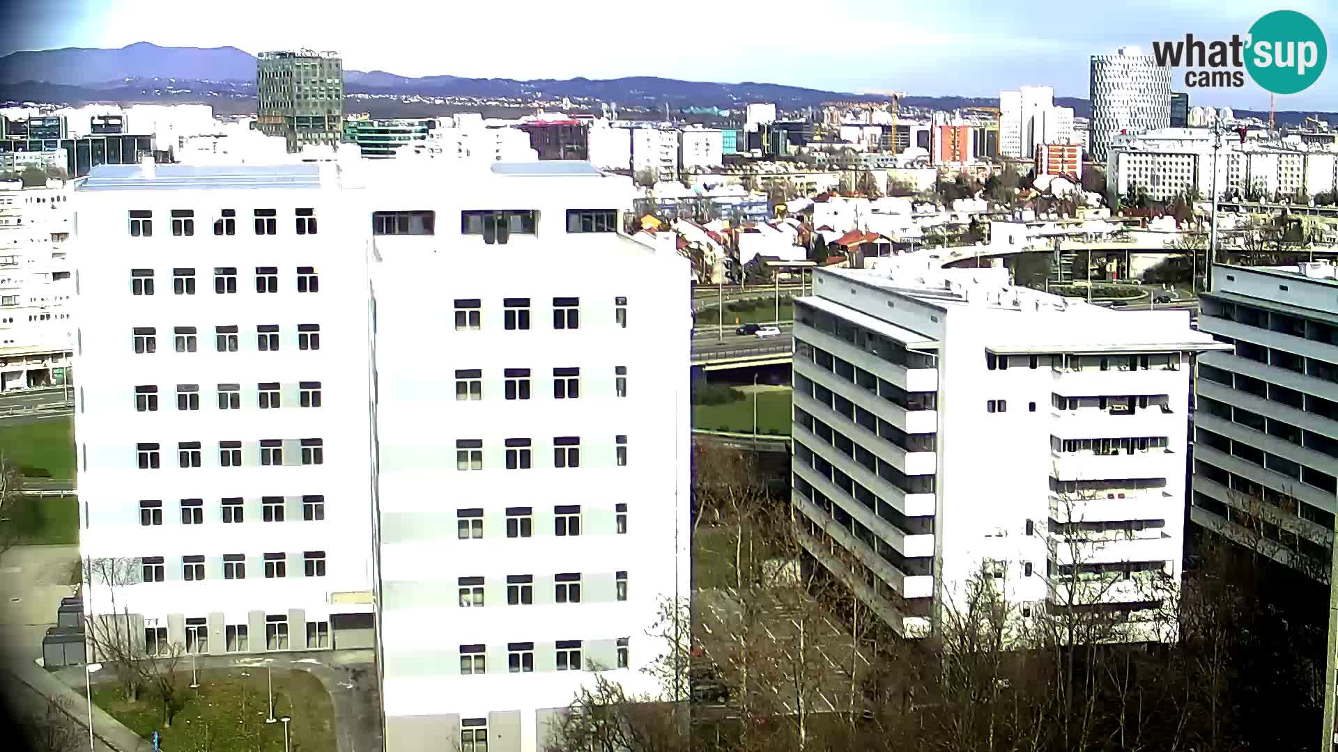 Rond-point en direct traversant les avenues Slavonska et Marin Držić à Zagreb webcam