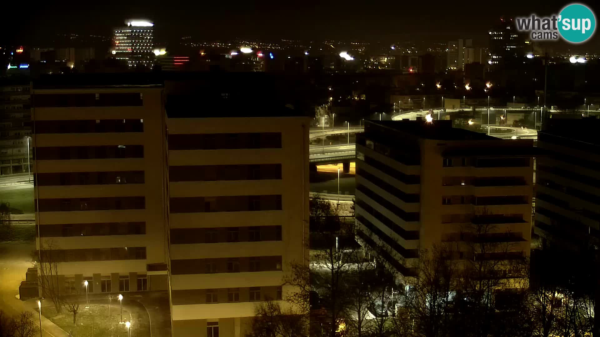 Rond-point en direct traversant les avenues Slavonska et Marin Držić à Zagreb webcam