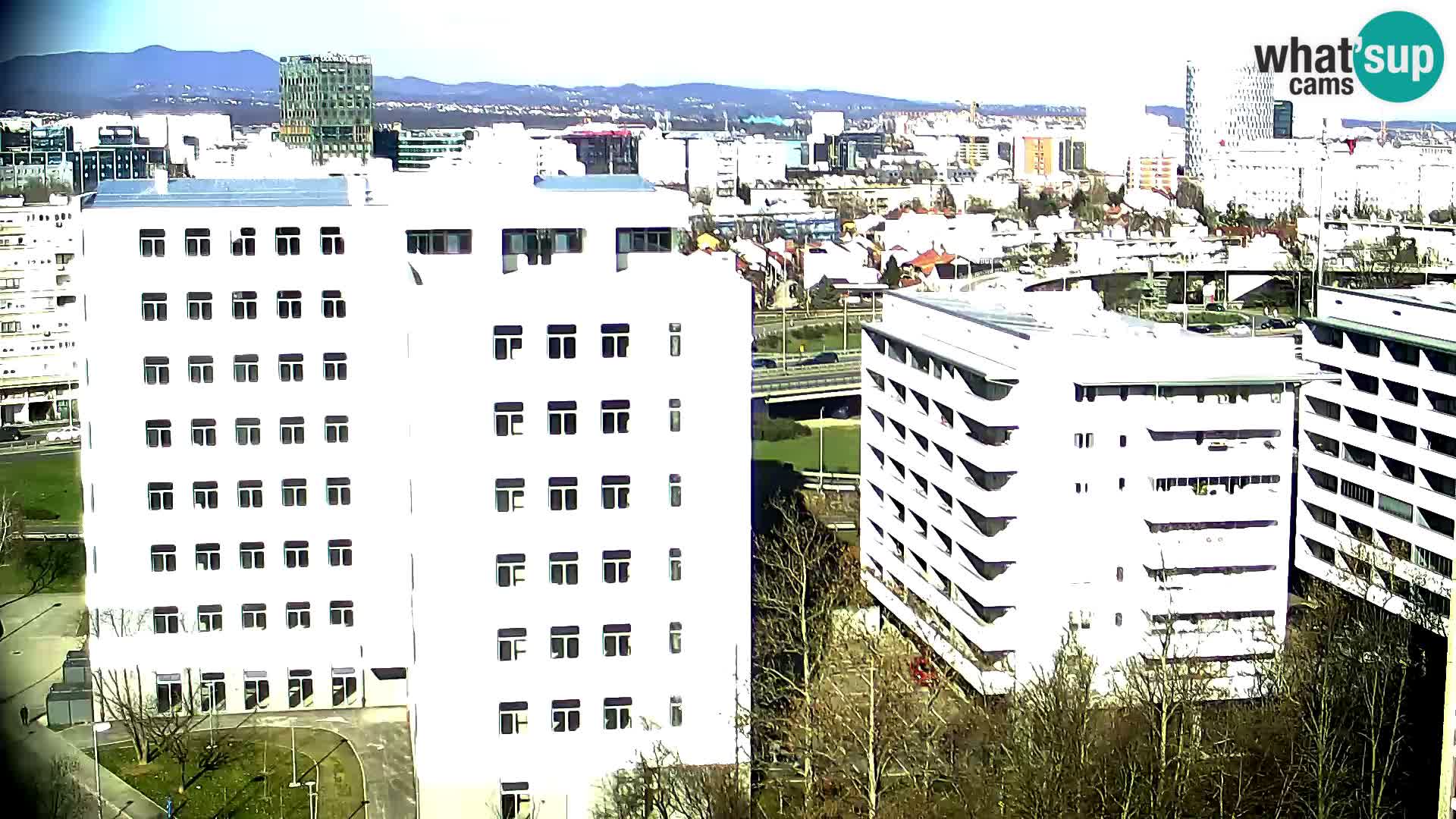 Rond-point en direct traversant les avenues Slavonska et Marin Držić à Zagreb webcam