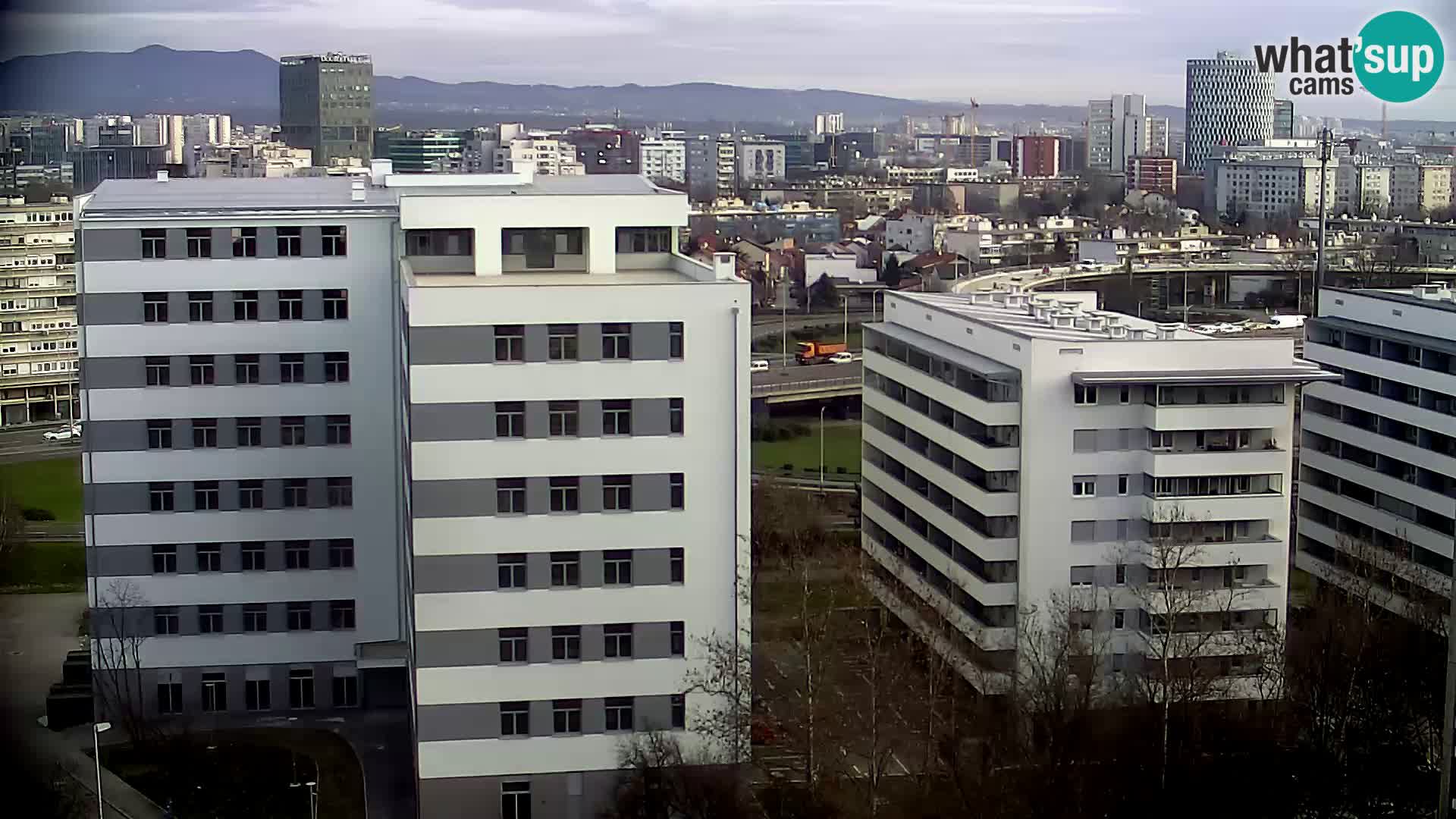 Rond-point en direct traversant les avenues Slavonska et Marin Držić à Zagreb webcam