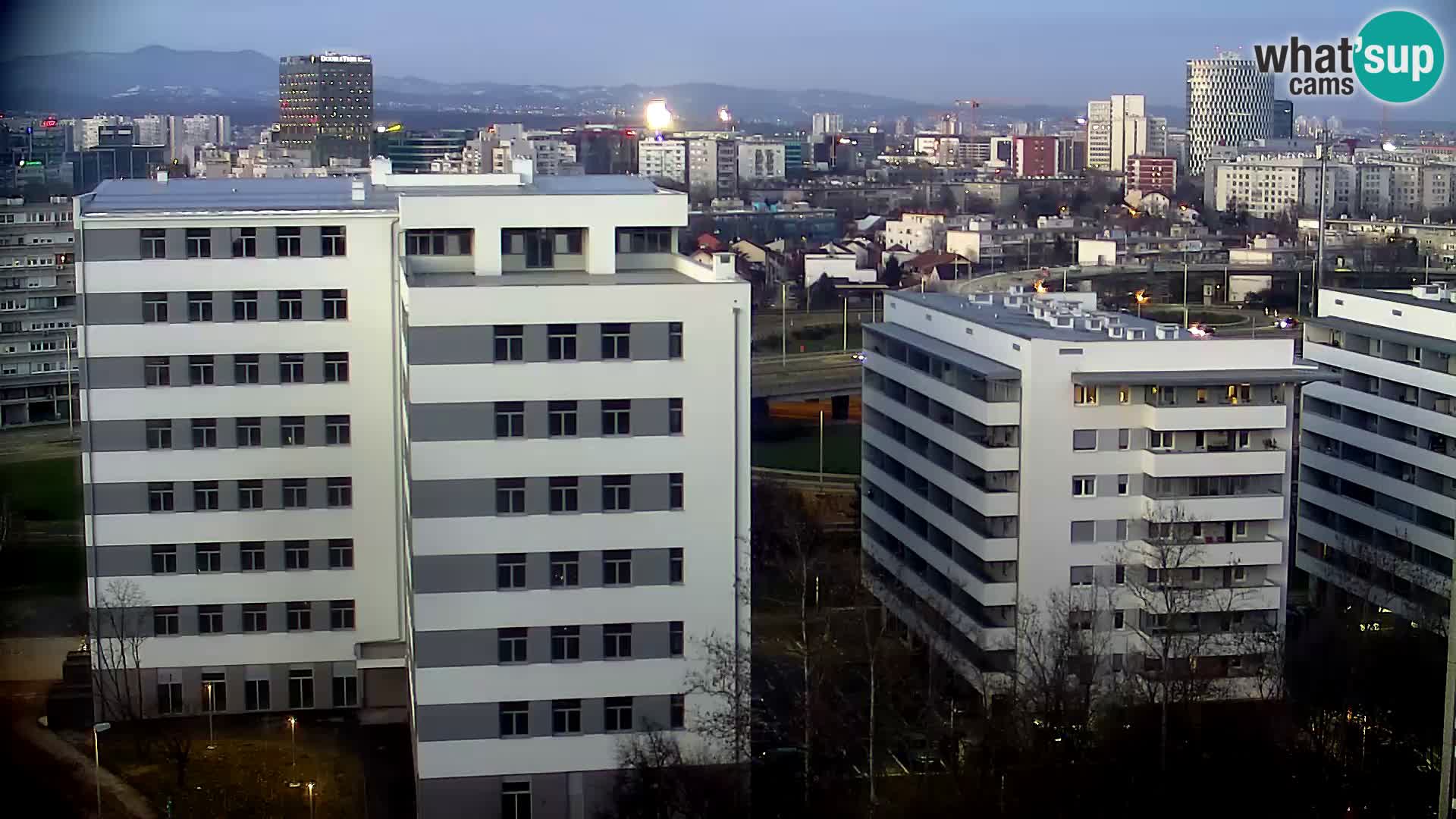 Live-Kreisverkehr Slavonska und Marin Držić Avenue zur Zagreb Webcam