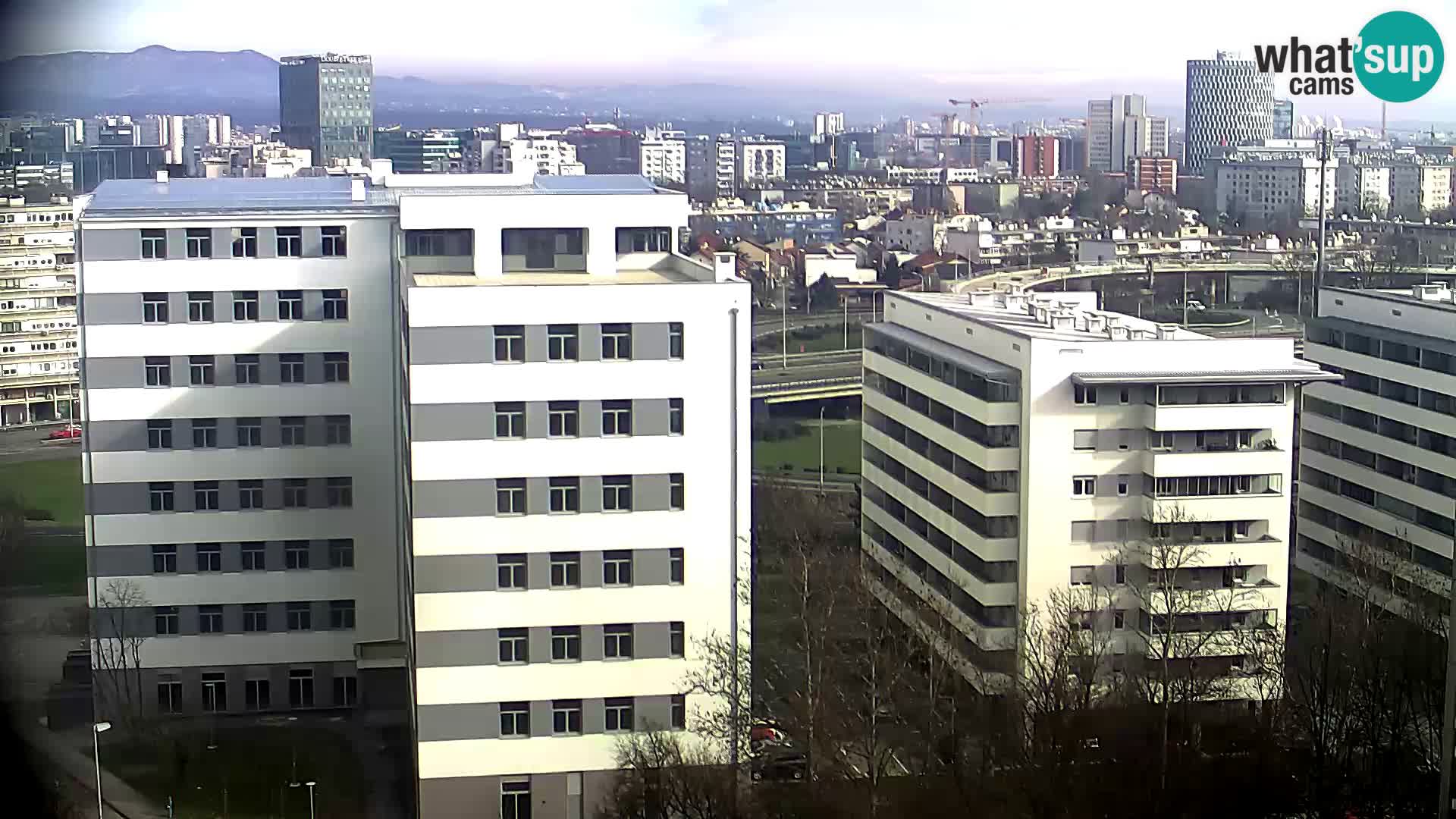 Rond-point en direct traversant les avenues Slavonska et Marin Držić à Zagreb webcam