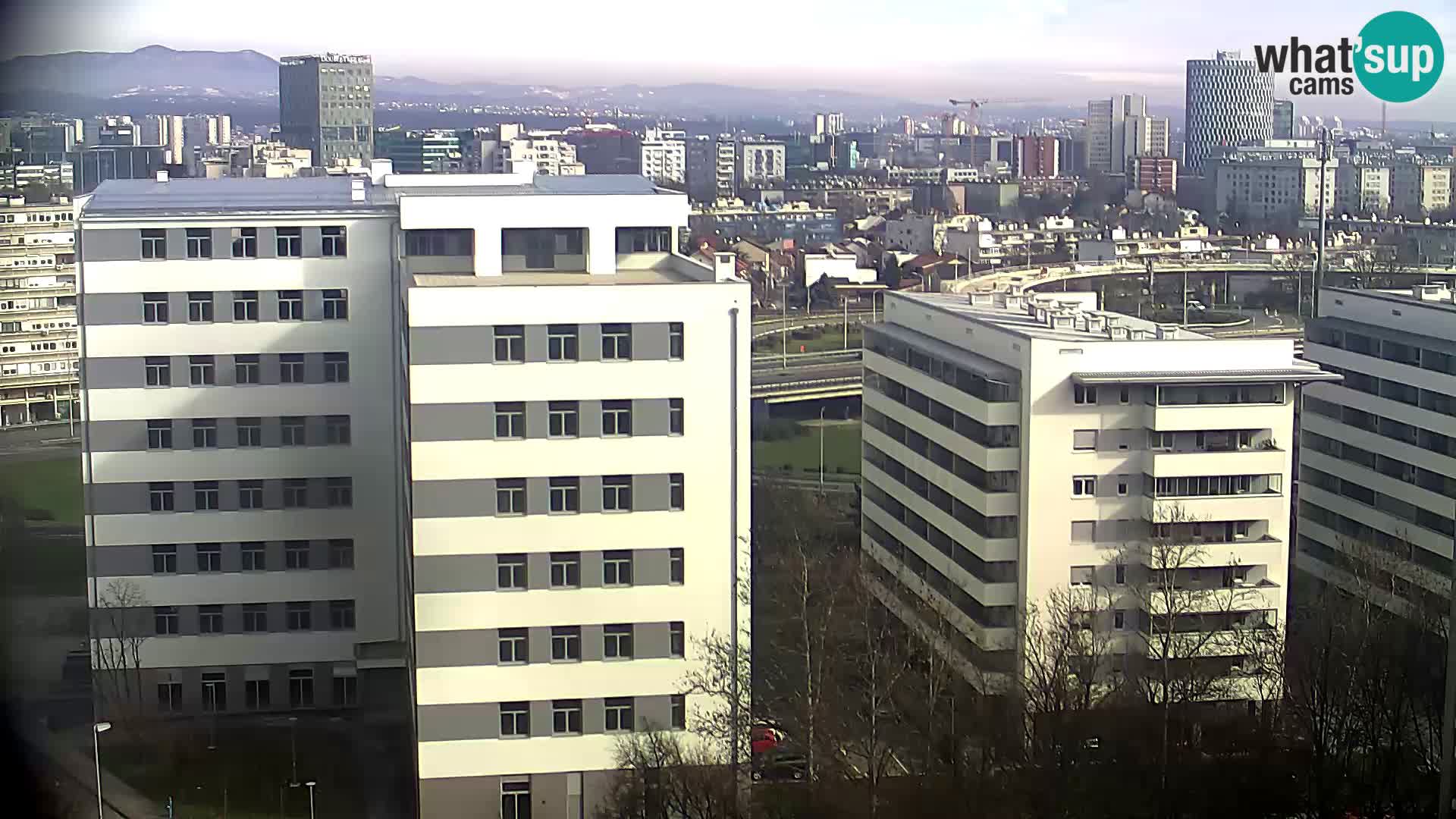 Rond-point en direct traversant les avenues Slavonska et Marin Držić à Zagreb webcam