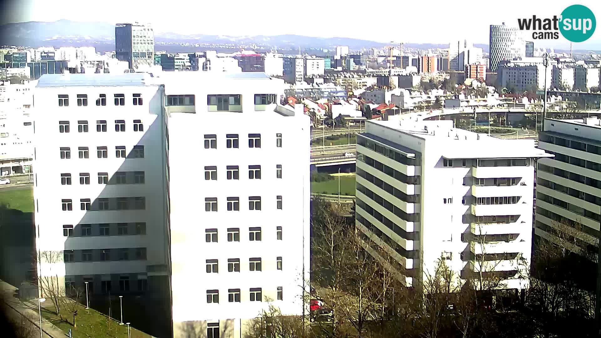 Rond-point en direct traversant les avenues Slavonska et Marin Držić à Zagreb webcam
