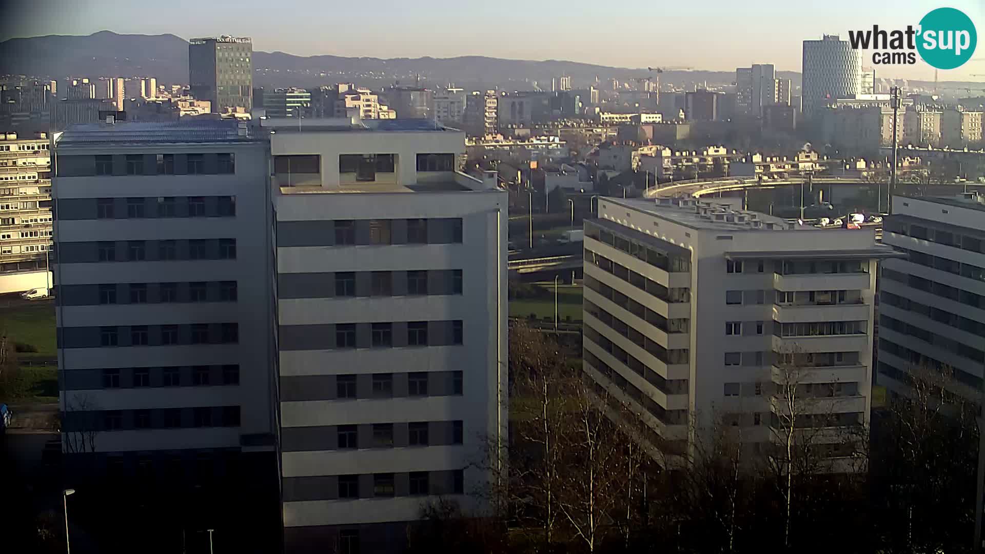 Krožišče Slavonske in Marin Držićeve ulice v Zagrebu v živo