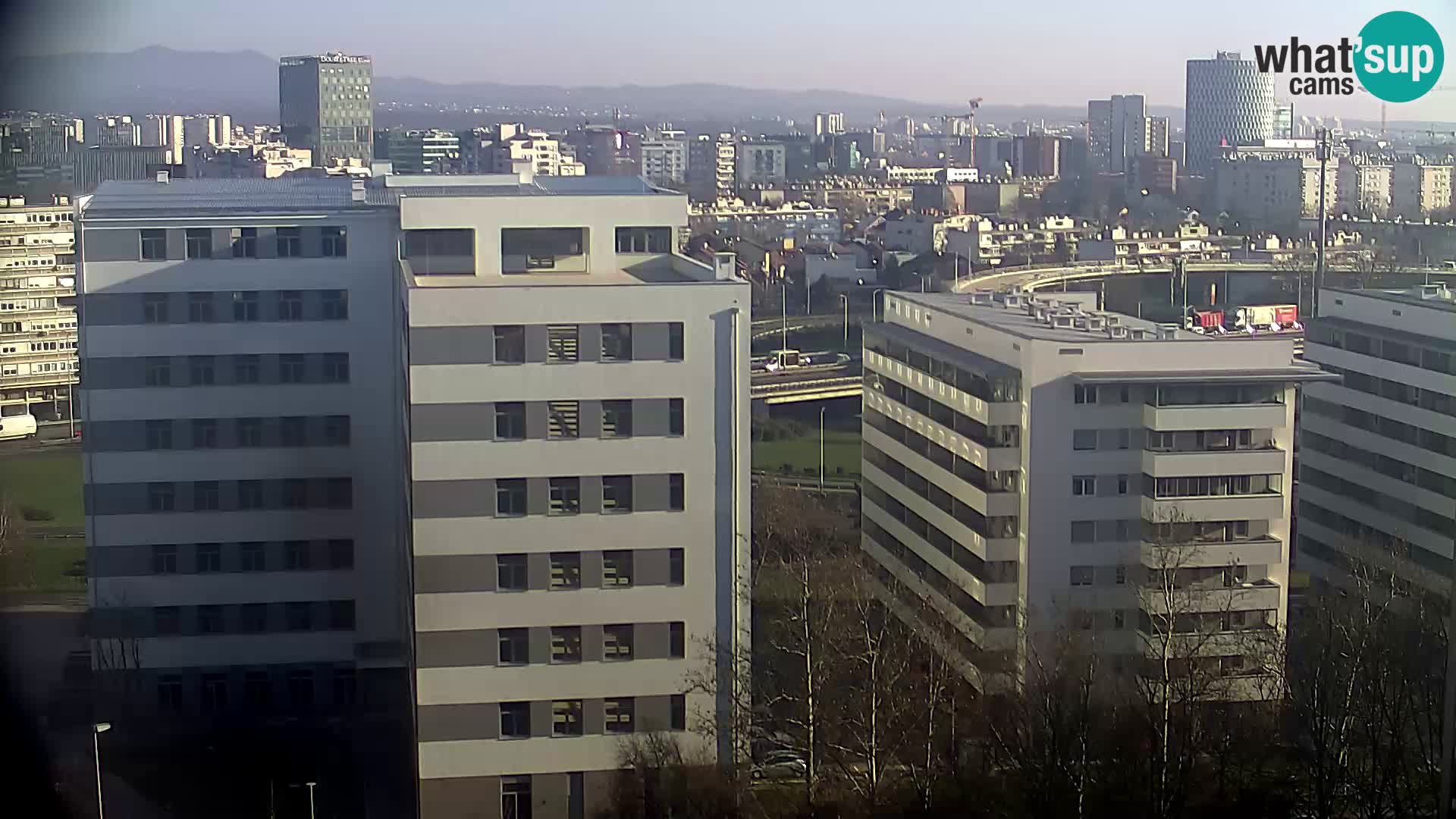 Web kamera Petlja Slavonska – Držićeva  – Zagreb Live