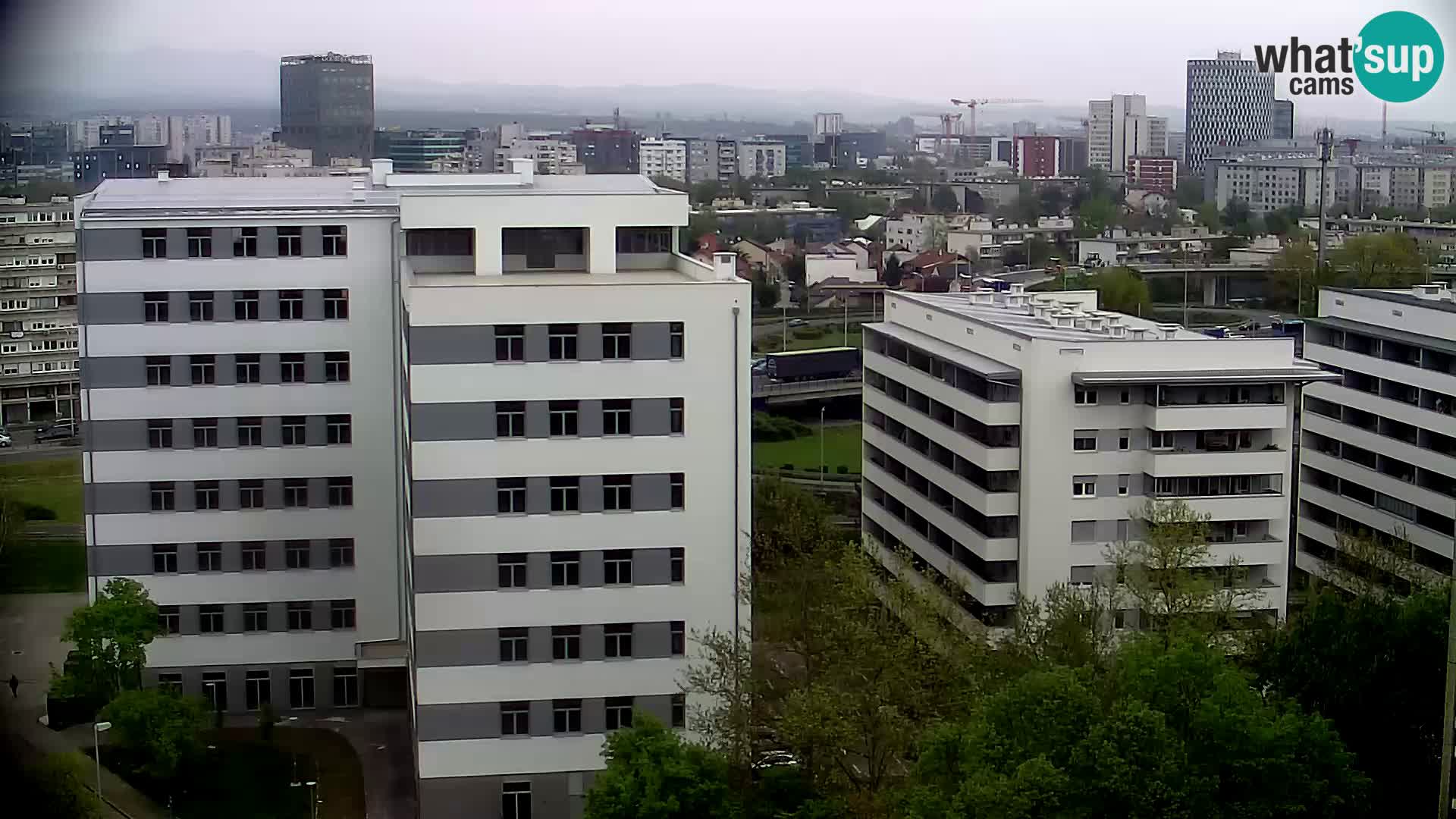 Rotonda en vivo que cruza Slavonska y Marin Držić Avenue en Zagreb webcam