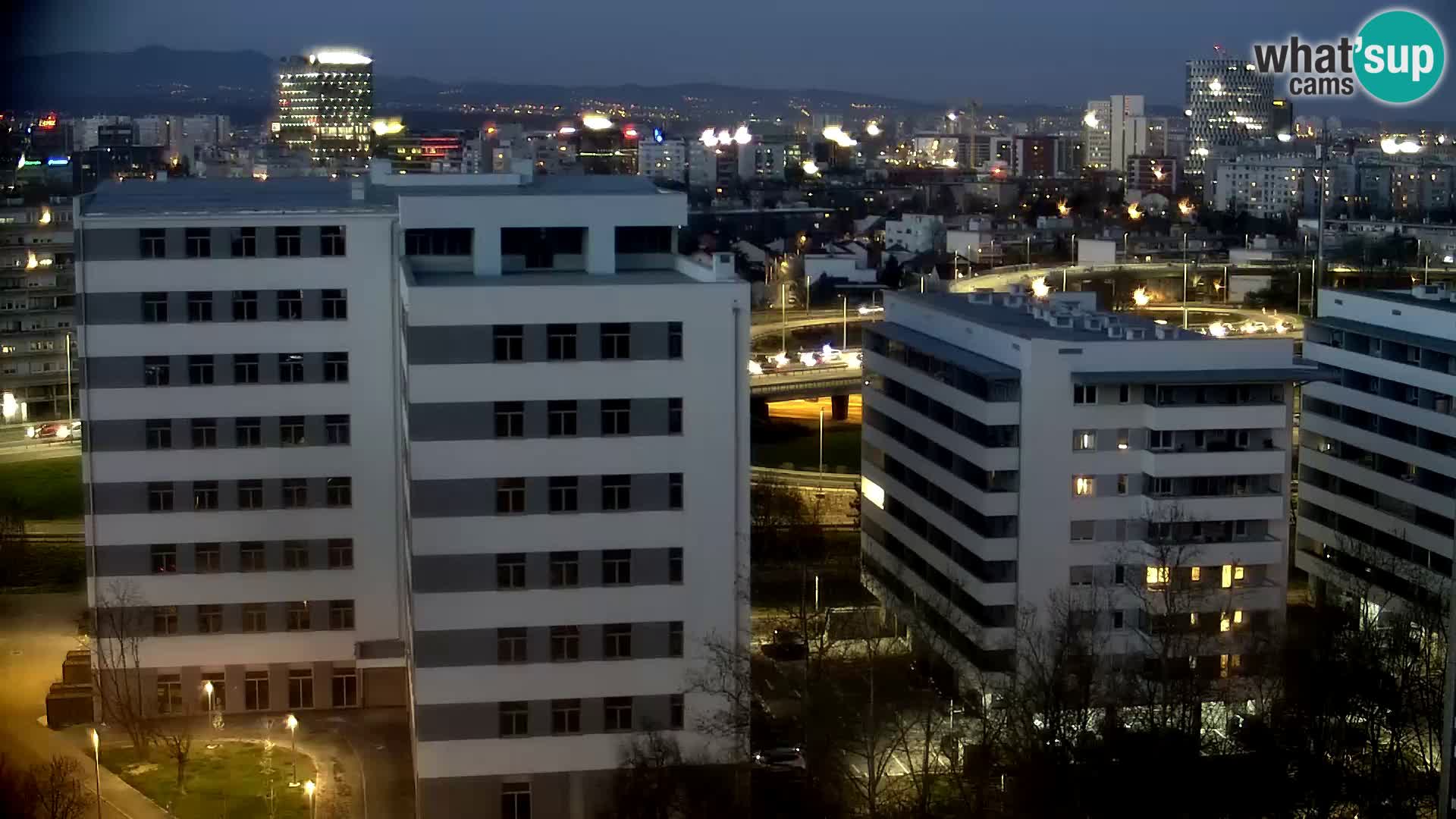 Web kamera Petlja Slavonska – Držićeva  – Zagreb Live