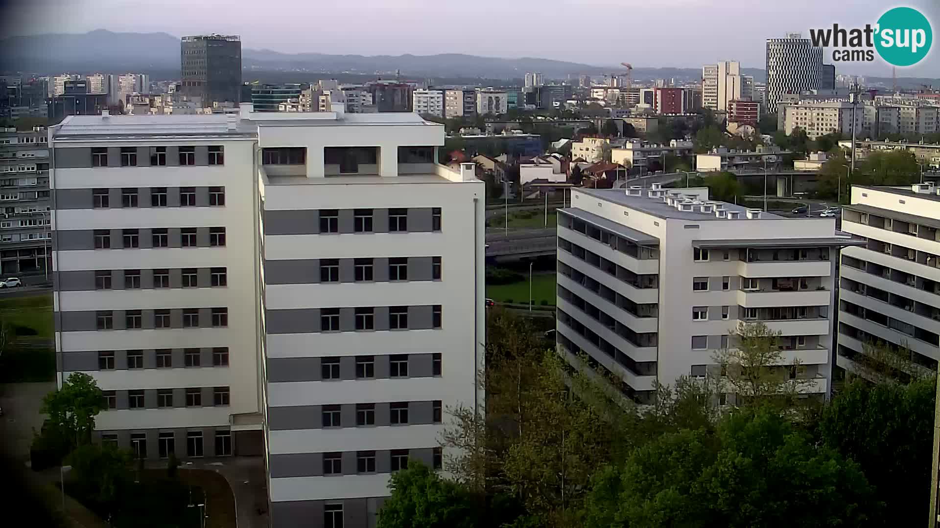 Web kamera Petlja Slavonska – Držićeva  – Zagreb Live