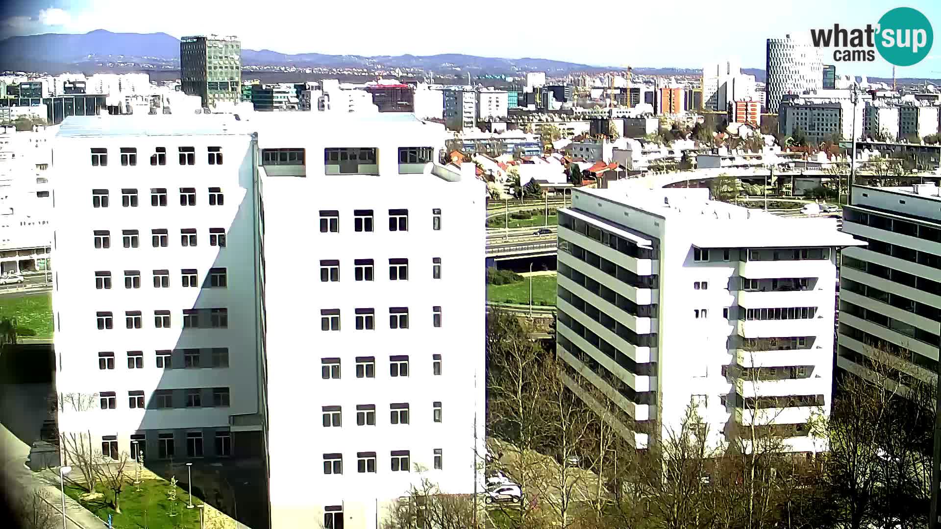 Rond-point en direct traversant les avenues Slavonska et Marin Držić à Zagreb webcam