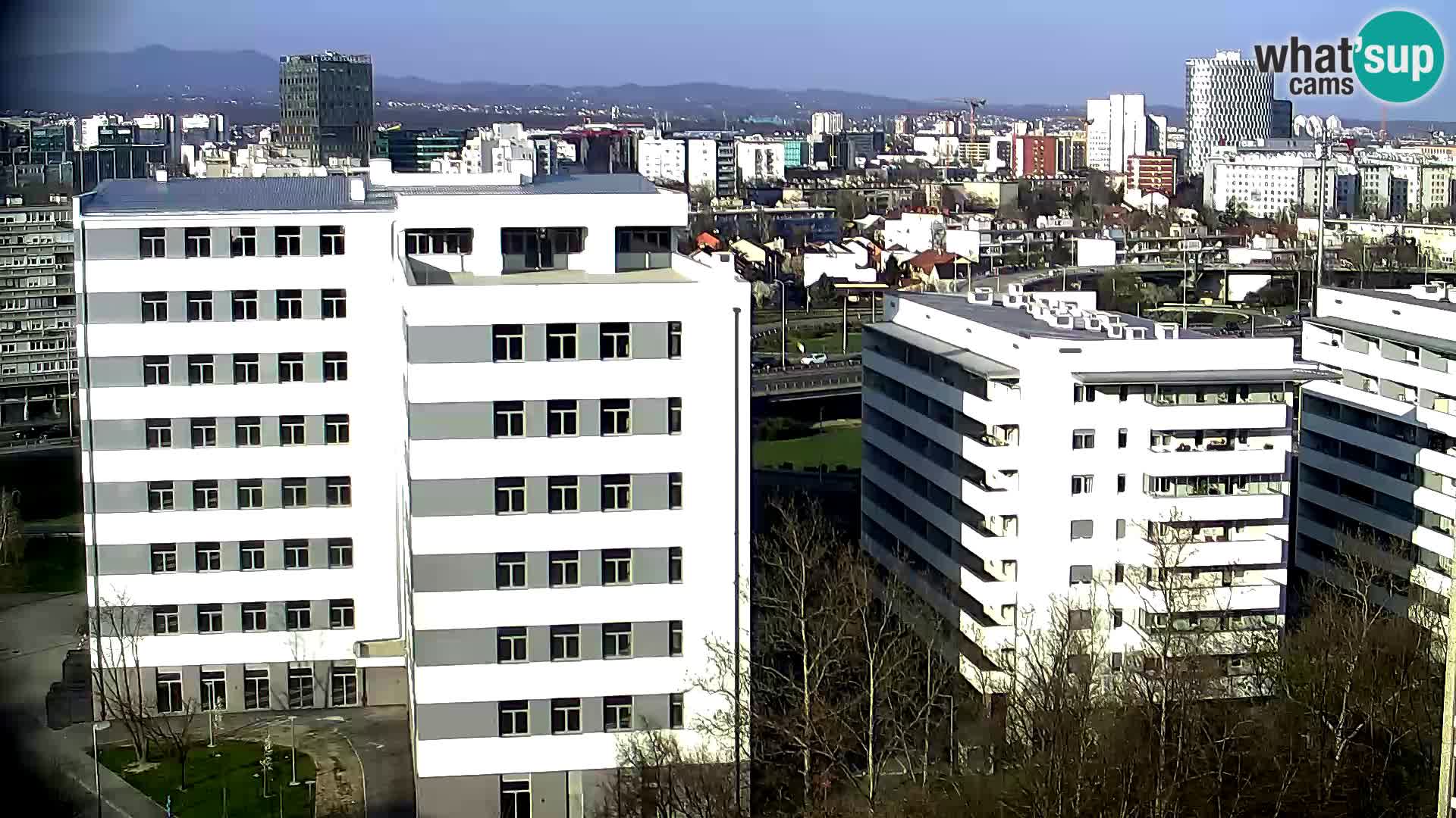 Rond-point en direct traversant les avenues Slavonska et Marin Držić à Zagreb webcam