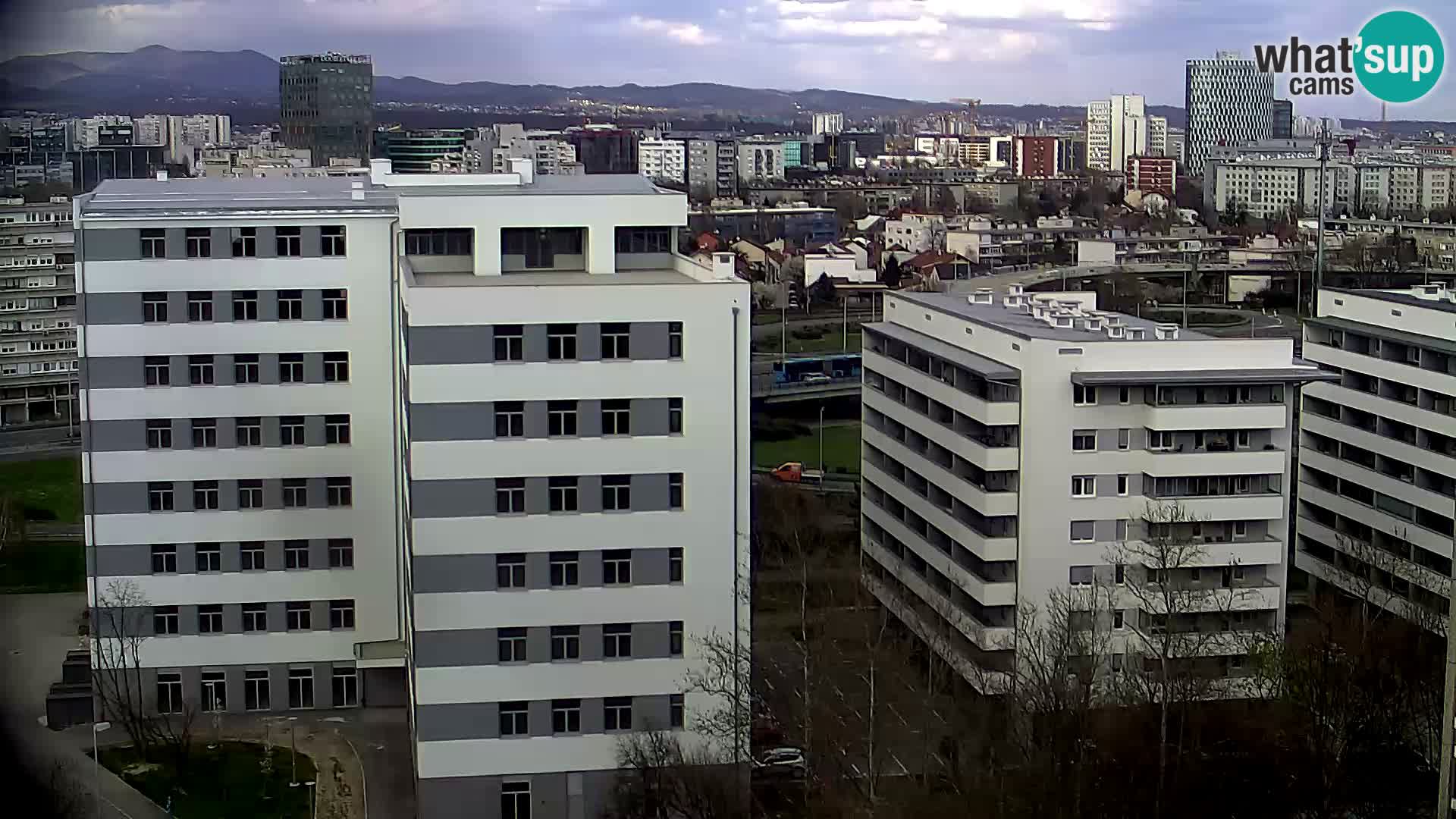 Rond-point en direct traversant les avenues Slavonska et Marin Držić à Zagreb webcam