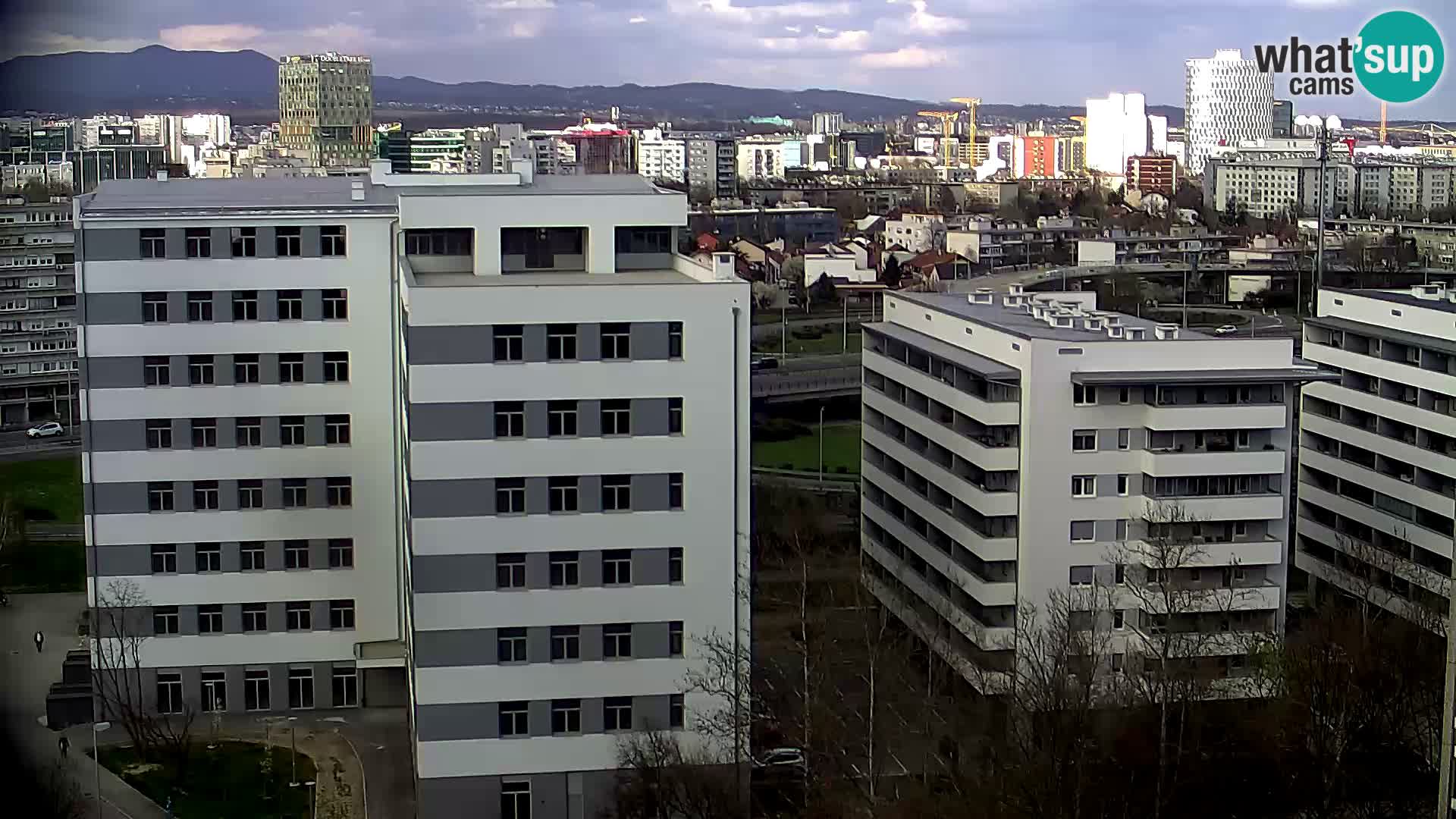 Live-Kreisverkehr Slavonska und Marin Držić Avenue zur Zagreb Webcam