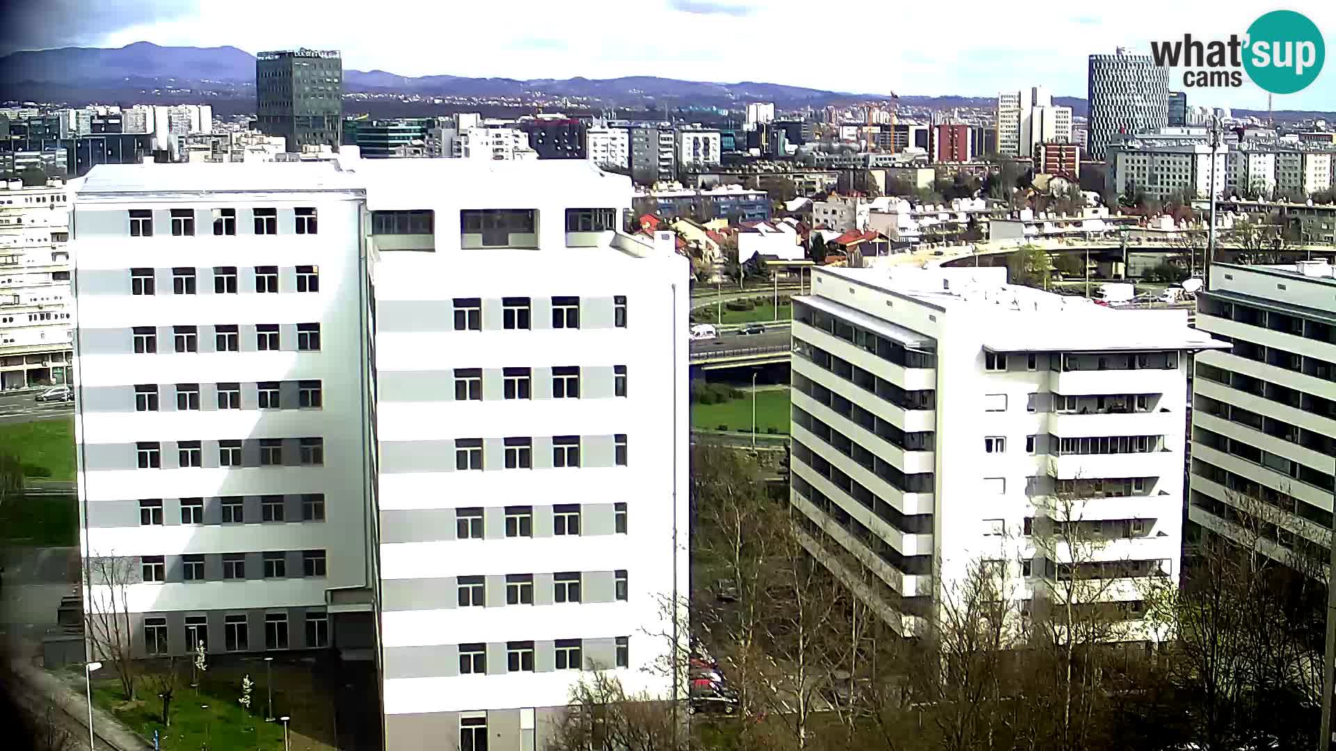 Live-Kreisverkehr Slavonska und Marin Držić Avenue zur Zagreb Webcam