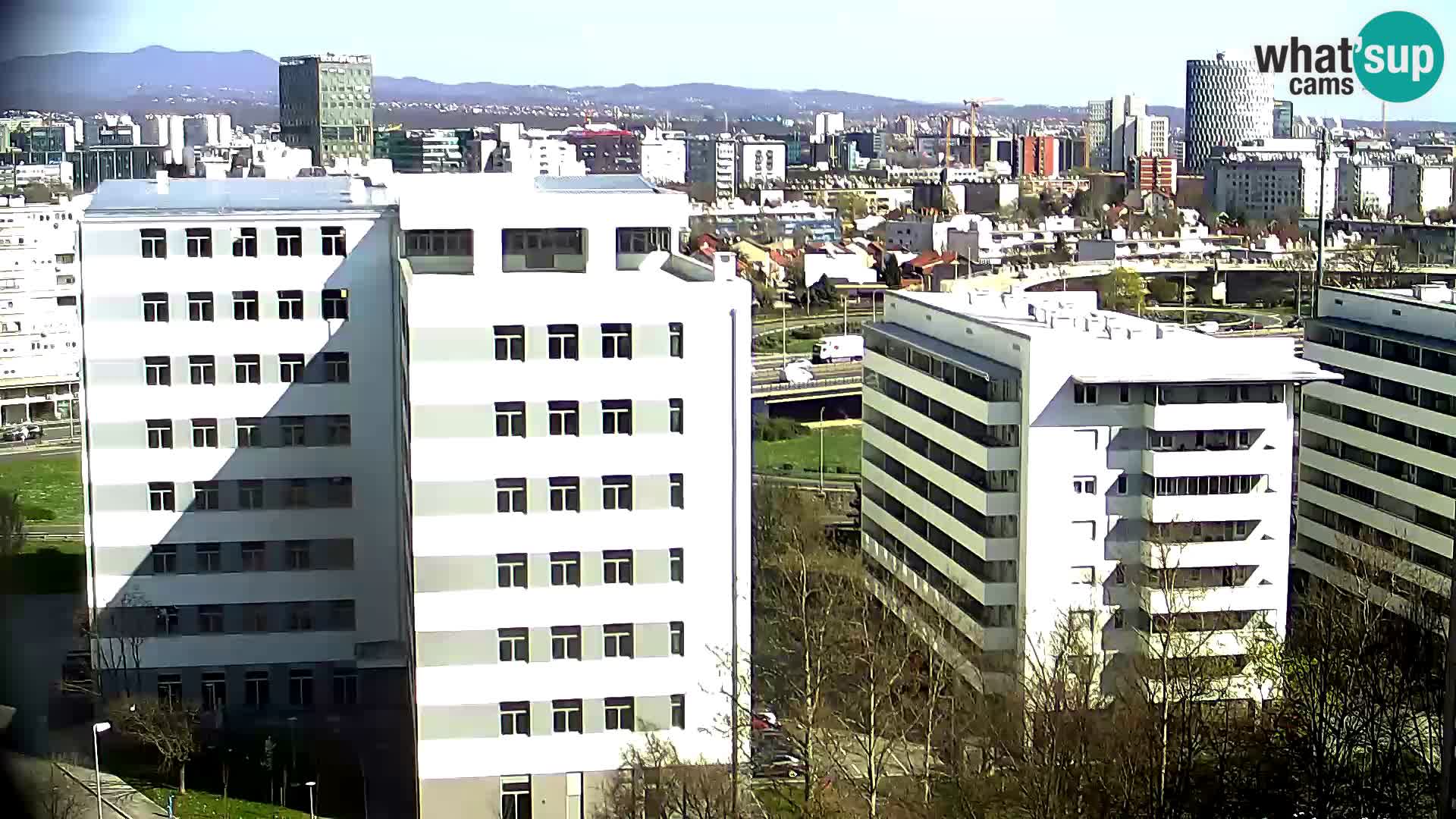Rond-point en direct traversant les avenues Slavonska et Marin Držić à Zagreb webcam