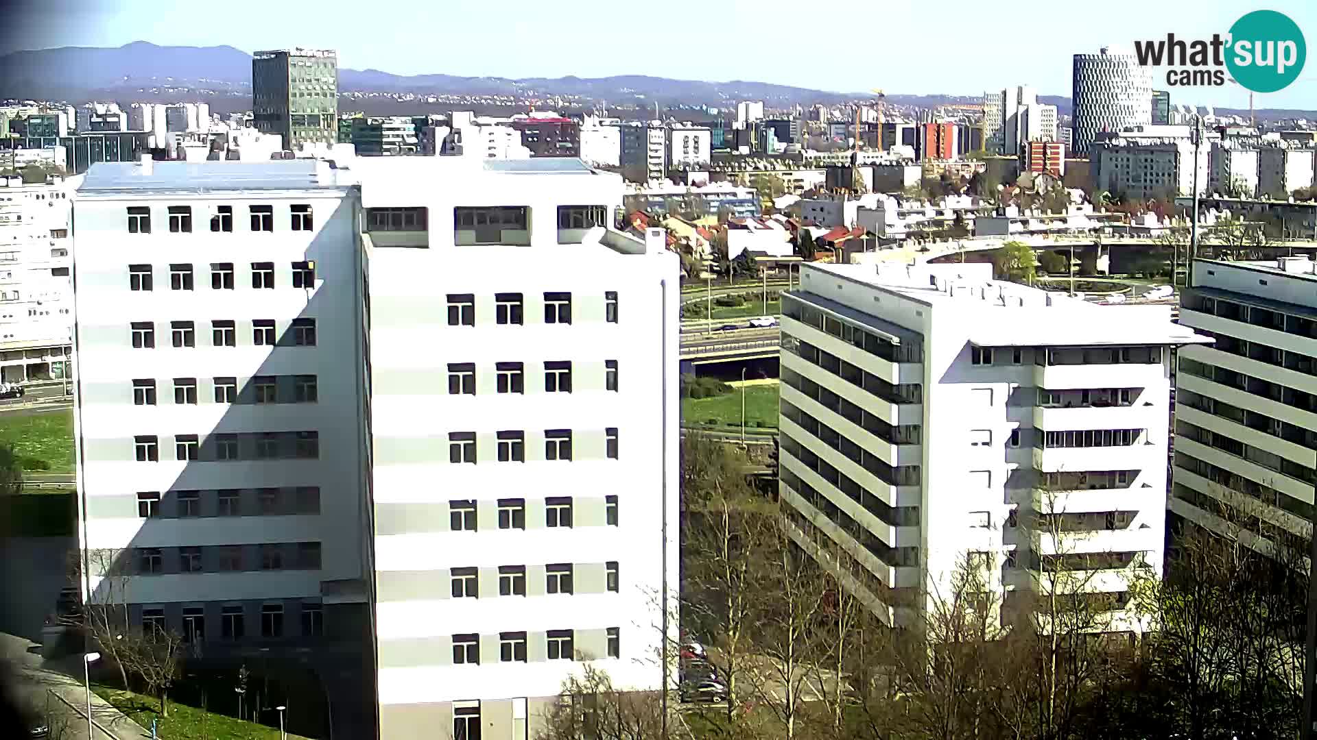 Rond-point en direct traversant les avenues Slavonska et Marin Držić à Zagreb webcam