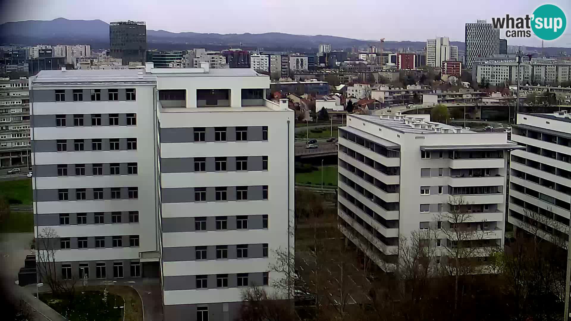 Rond-point en direct traversant les avenues Slavonska et Marin Držić à Zagreb webcam