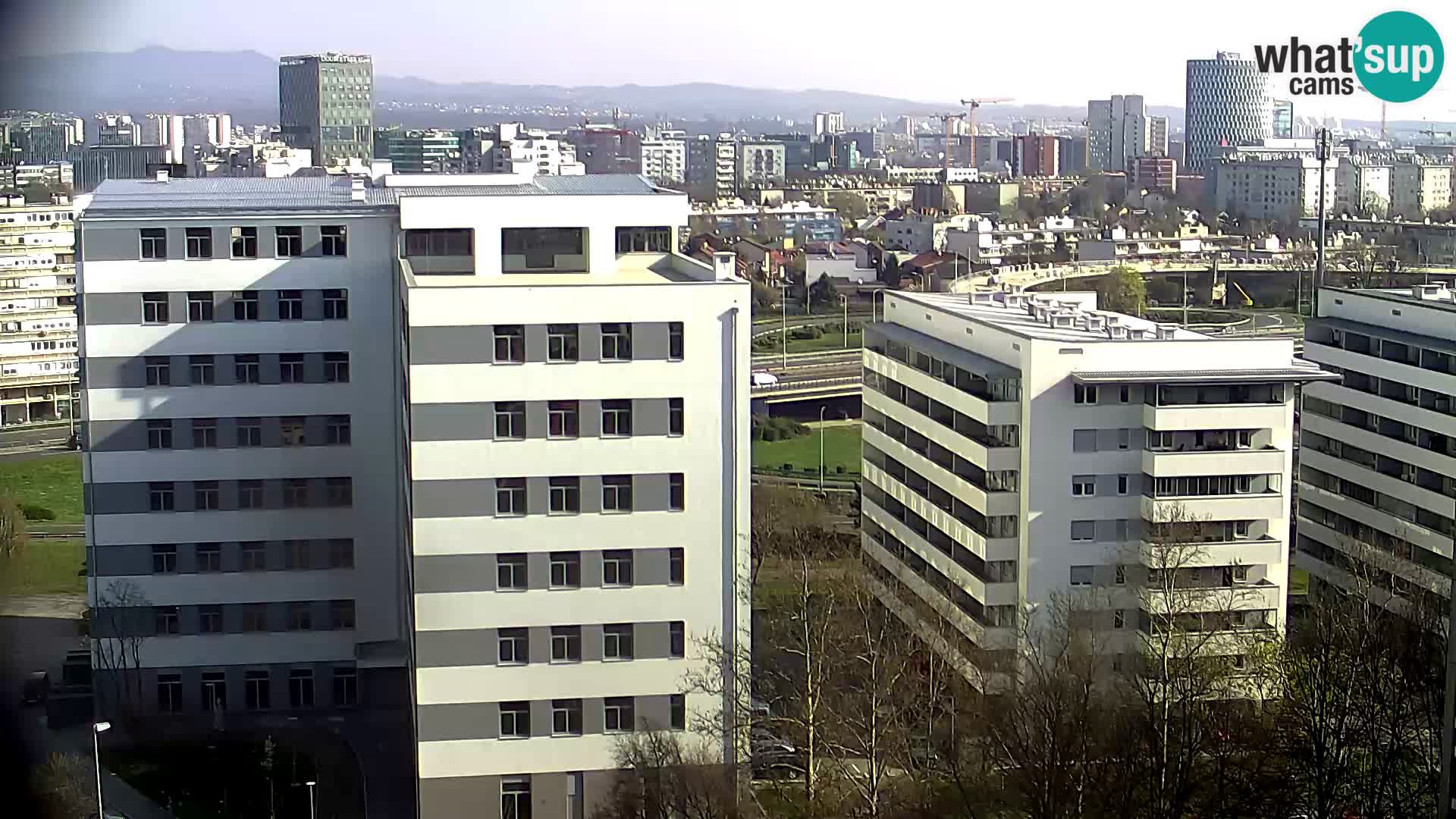 Rond-point en direct traversant les avenues Slavonska et Marin Držić à Zagreb webcam