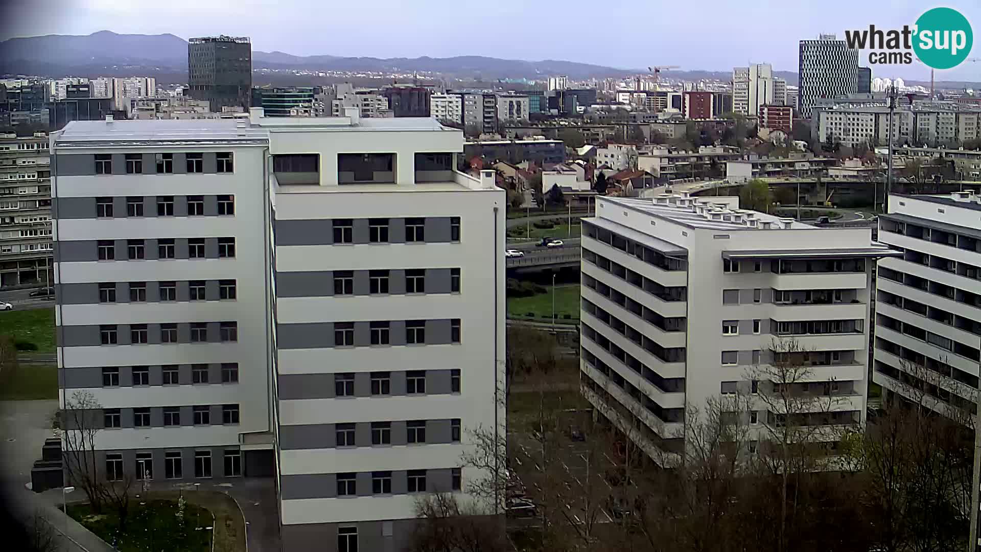 Rond-point en direct traversant les avenues Slavonska et Marin Držić à Zagreb webcam