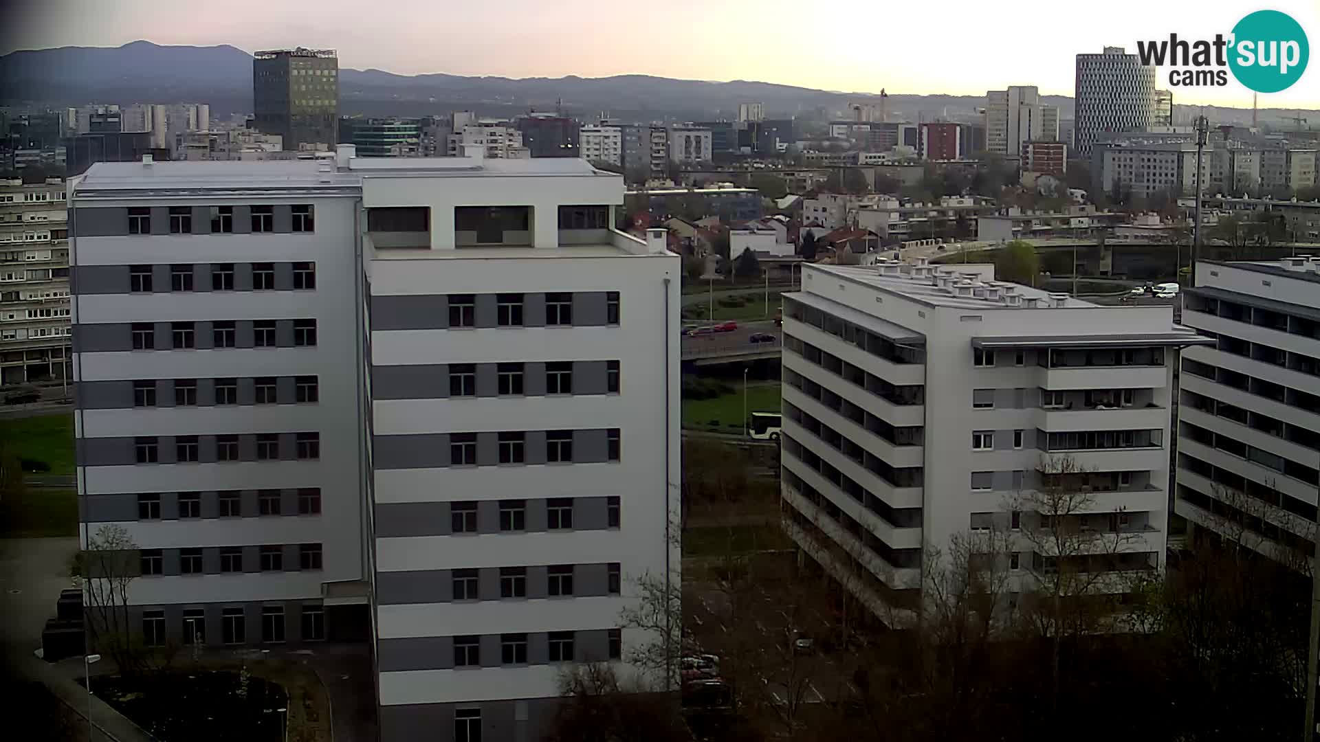 Live-Kreisverkehr Slavonska und Marin Držić Avenue zur Zagreb Webcam