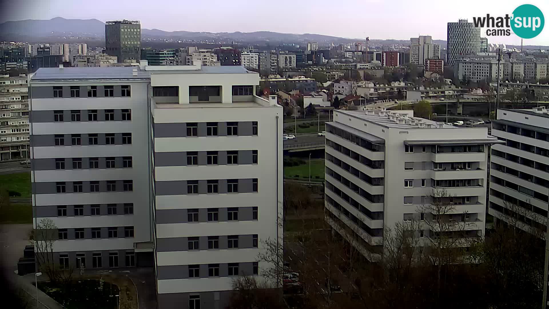 Rond-point en direct traversant les avenues Slavonska et Marin Držić à Zagreb webcam