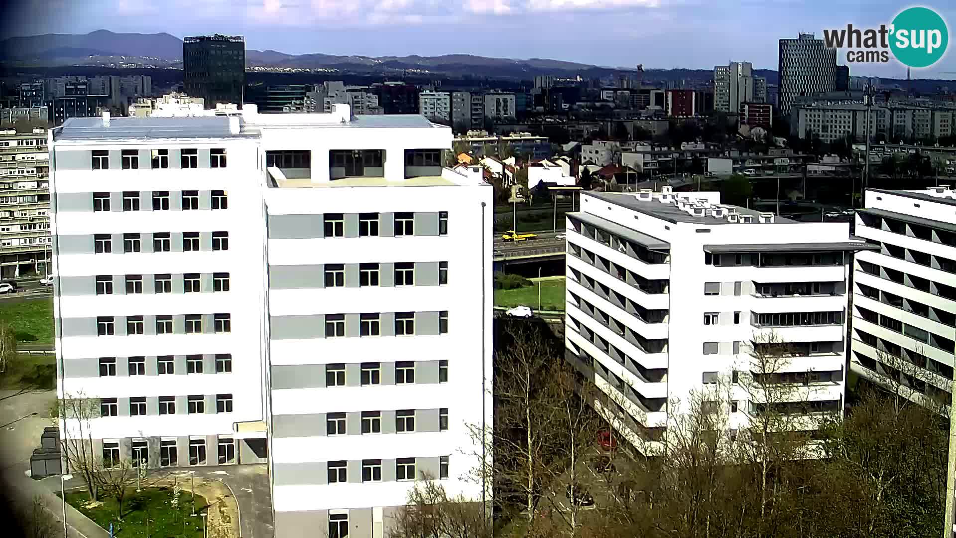 Rond-point en direct traversant les avenues Slavonska et Marin Držić à Zagreb webcam