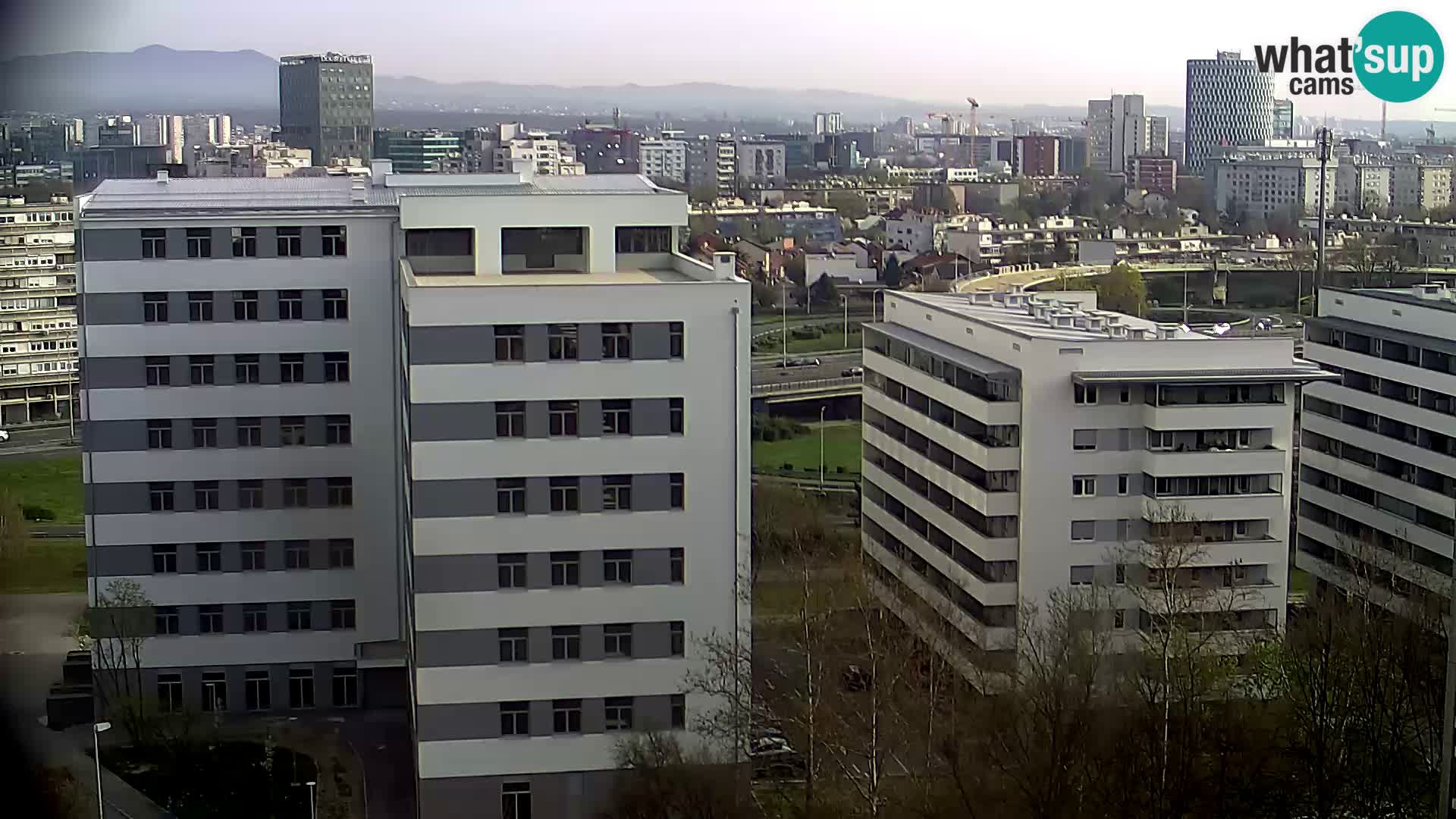 Web kamera Petlja Slavonska – Držićeva  – Zagreb Live