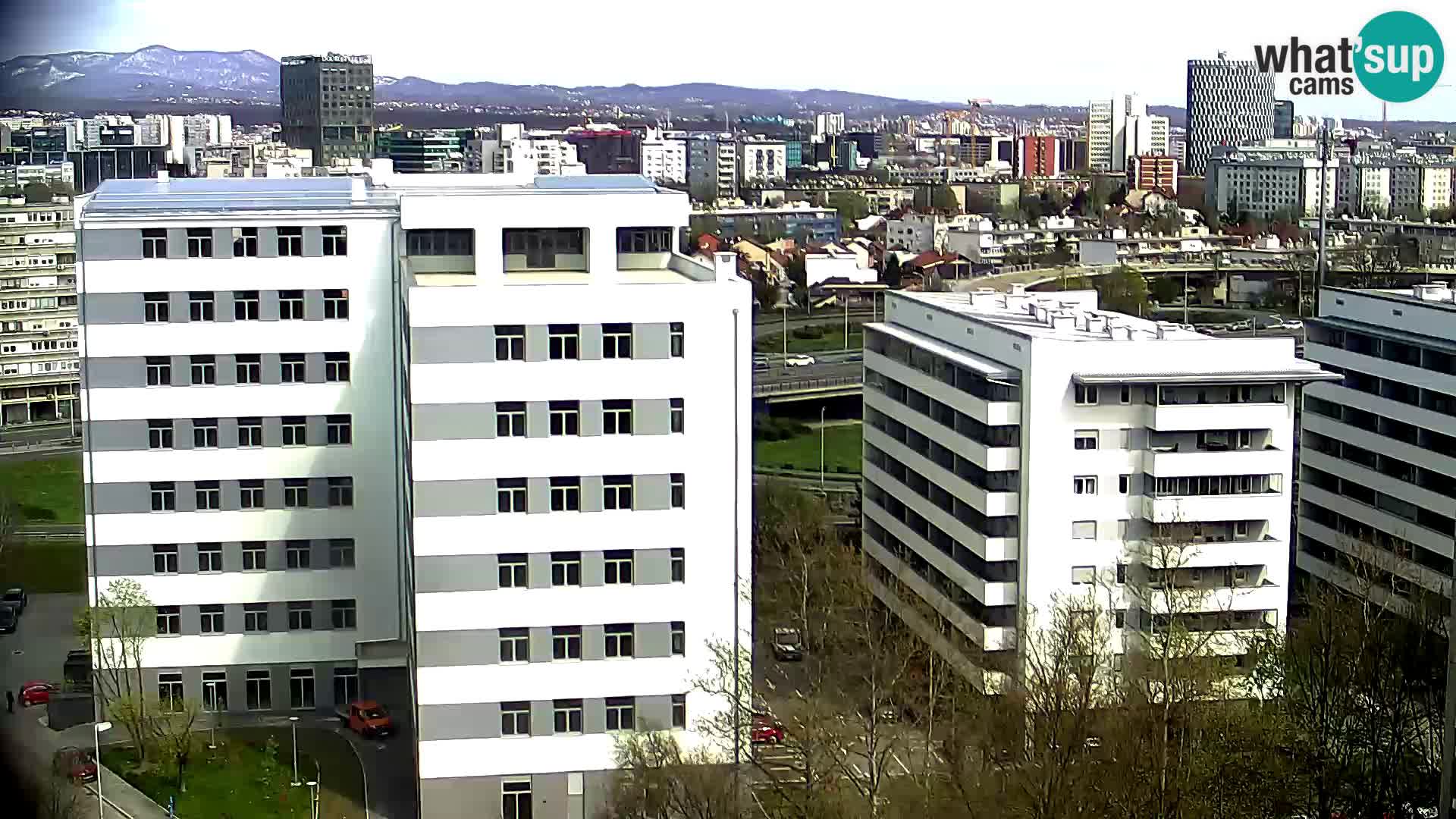 Rond-point en direct traversant les avenues Slavonska et Marin Držić à Zagreb webcam
