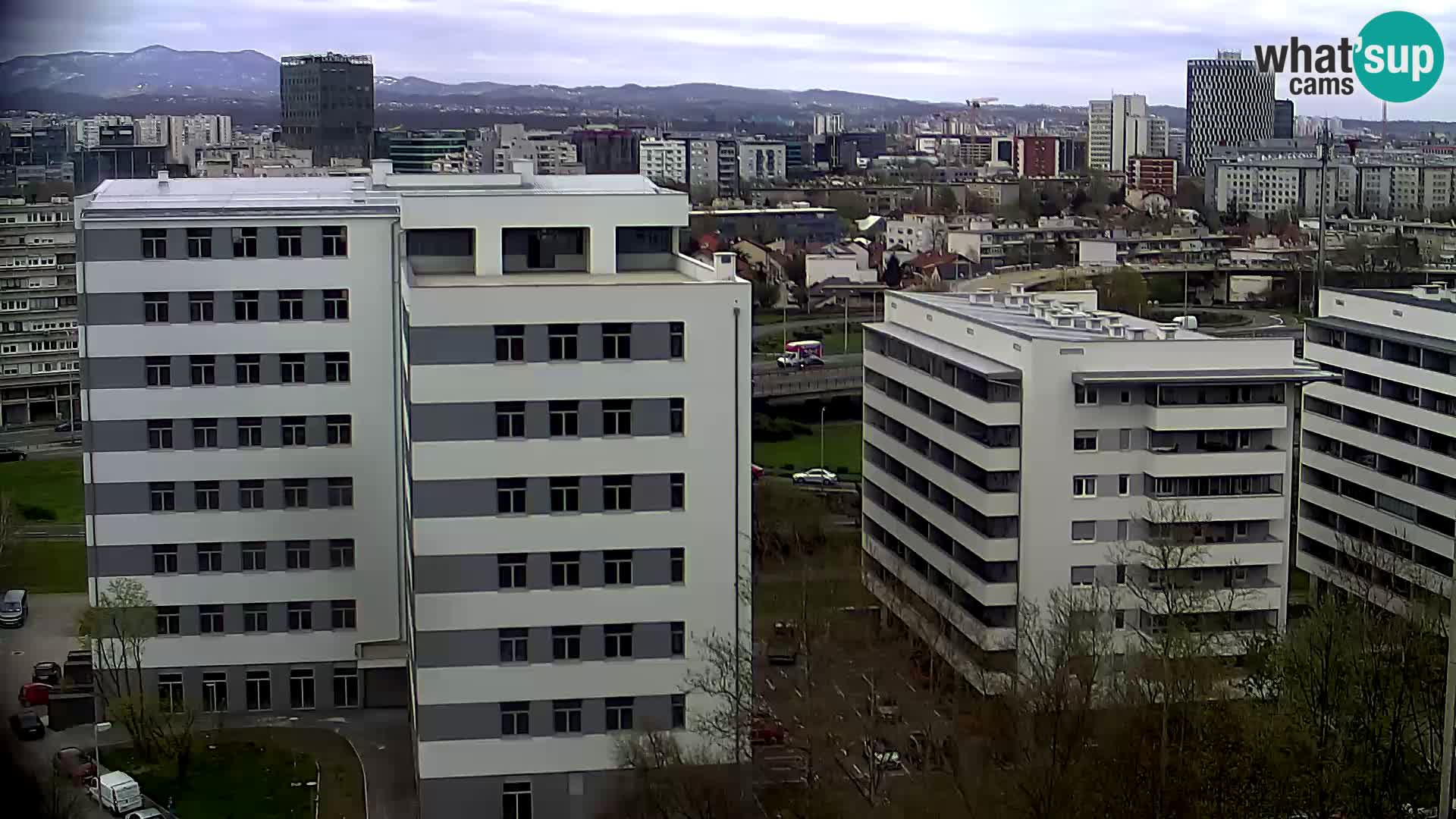 Rond-point en direct traversant les avenues Slavonska et Marin Držić à Zagreb webcam