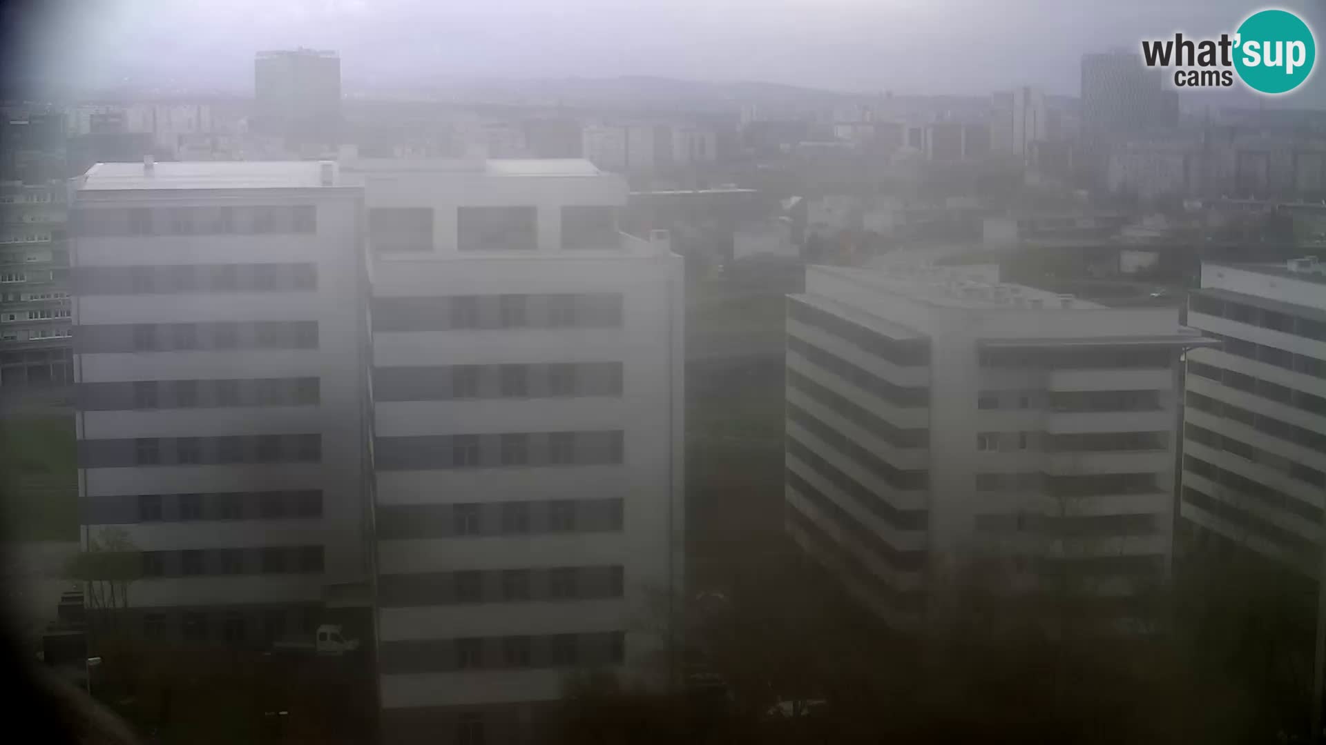 Rotonda en vivo que cruza Slavonska y Marin Držić Avenue en Zagreb webcam