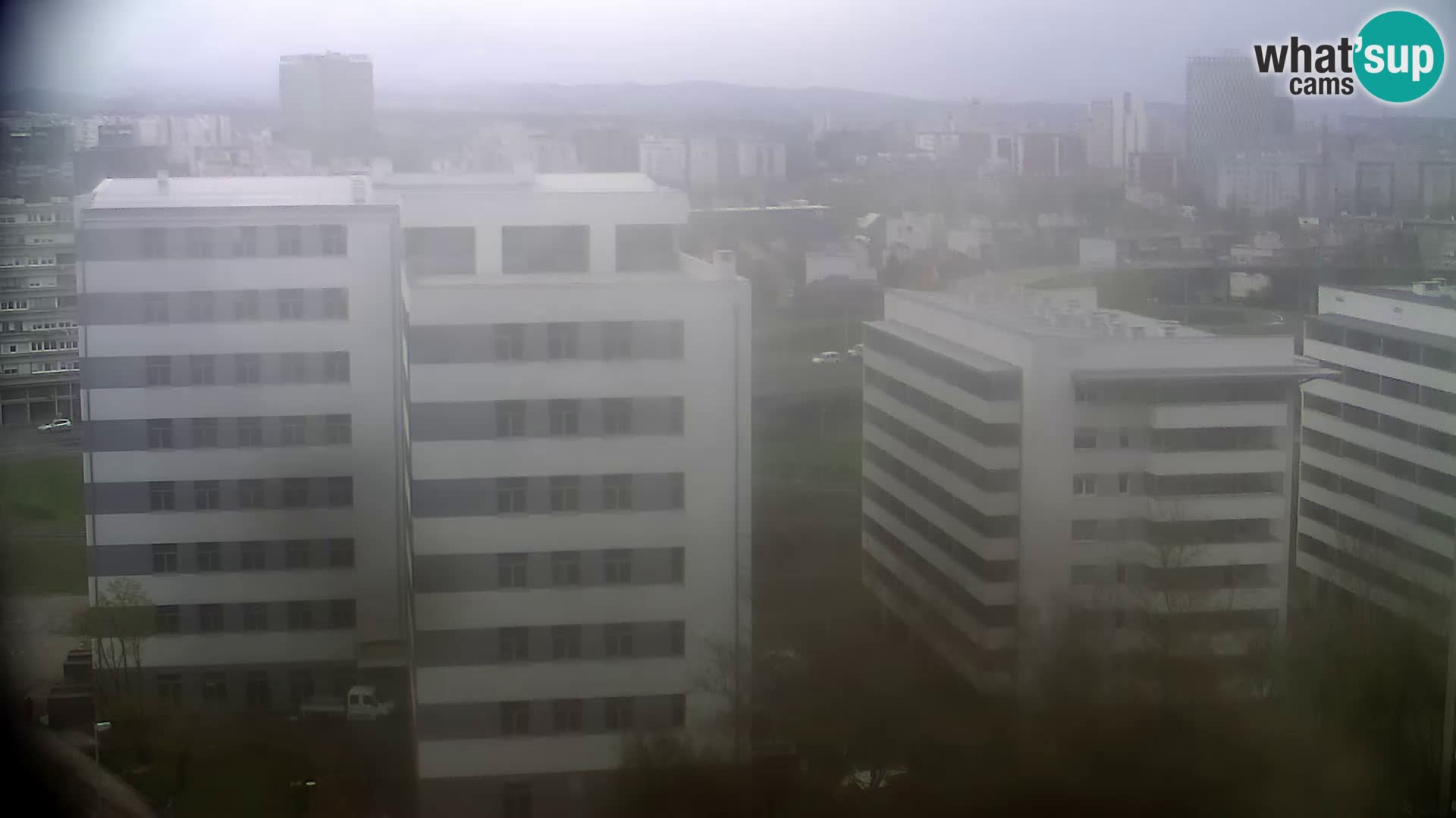 Rotonda en vivo que cruza Slavonska y Marin Držić Avenue en Zagreb webcam