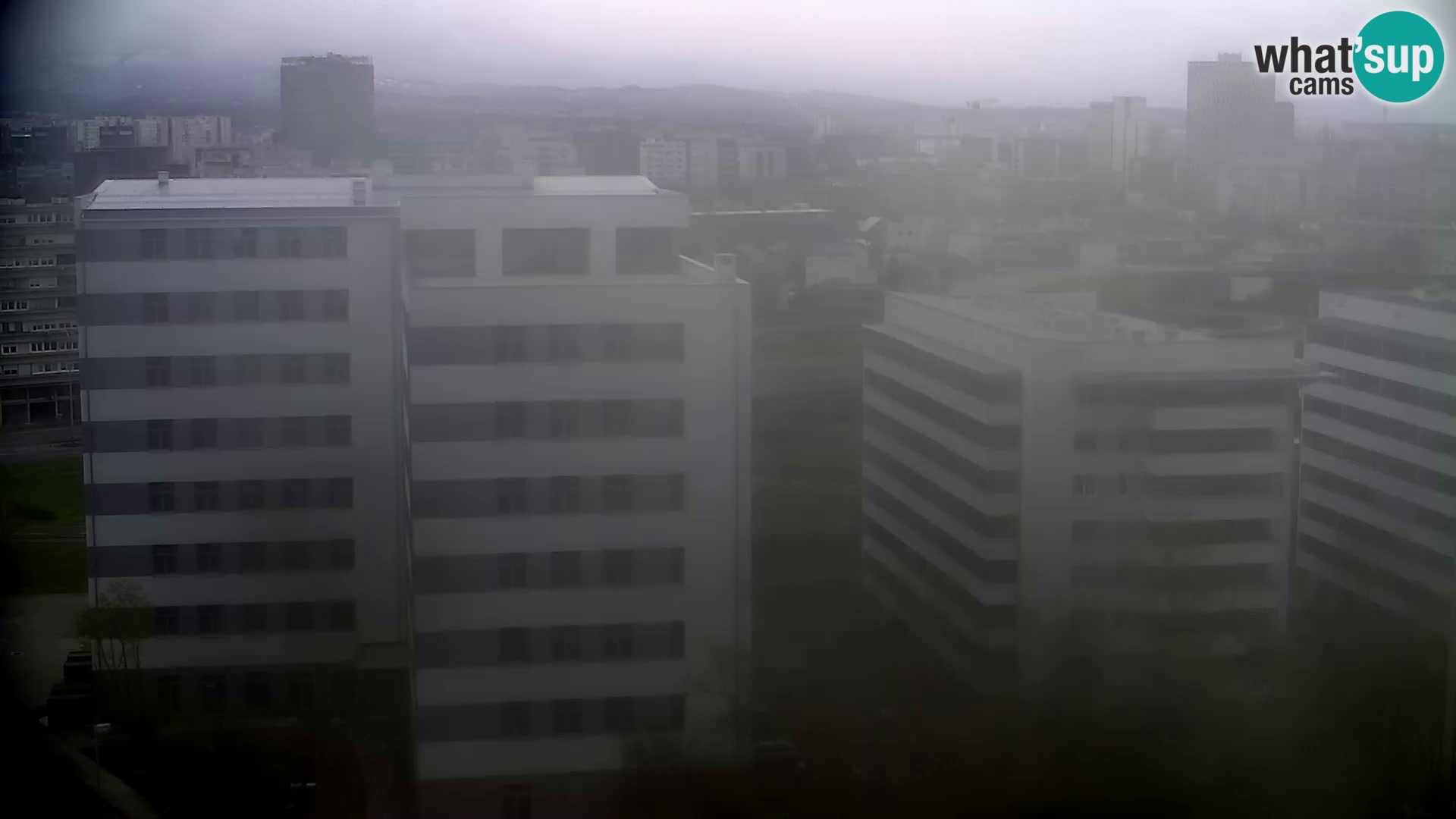 Rotonda en vivo que cruza Slavonska y Marin Držić Avenue en Zagreb webcam