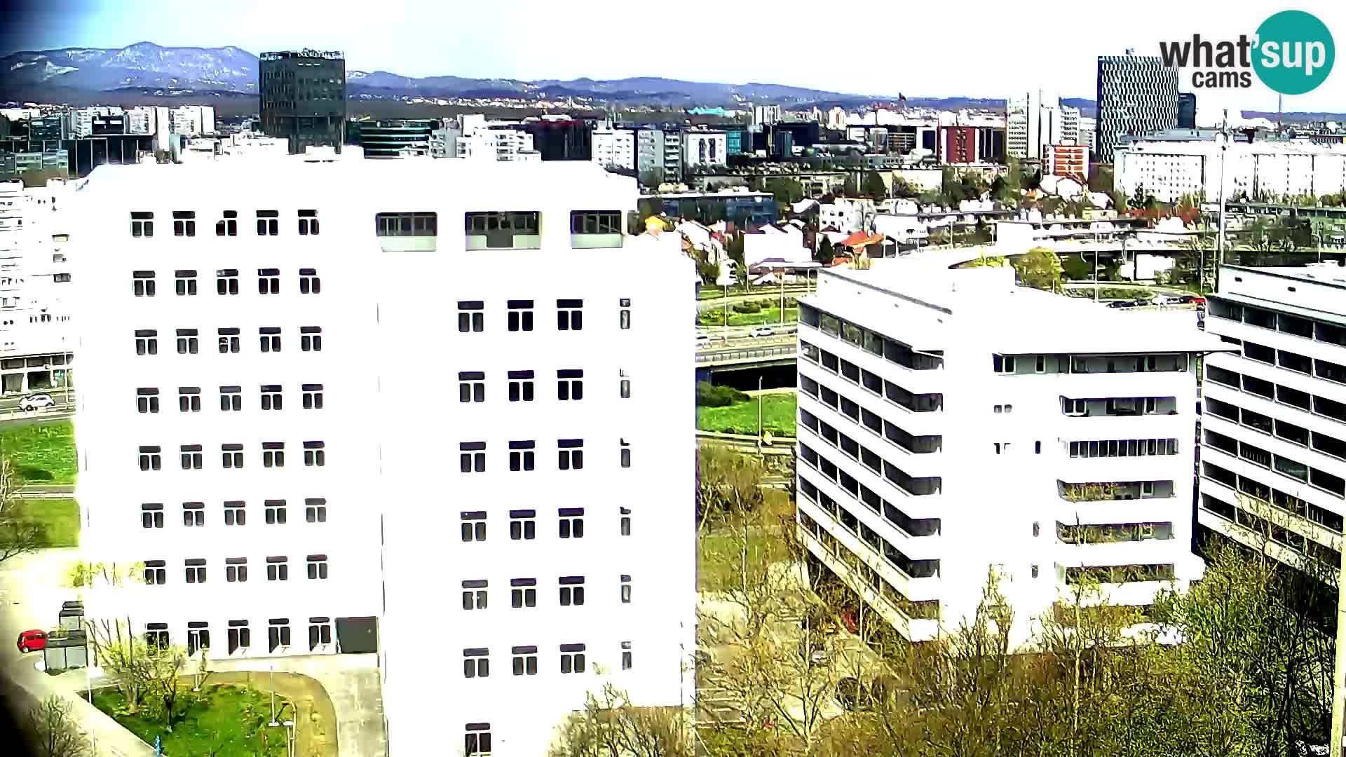 Live-Kreisverkehr Slavonska und Marin Držić Avenue zur Zagreb Webcam