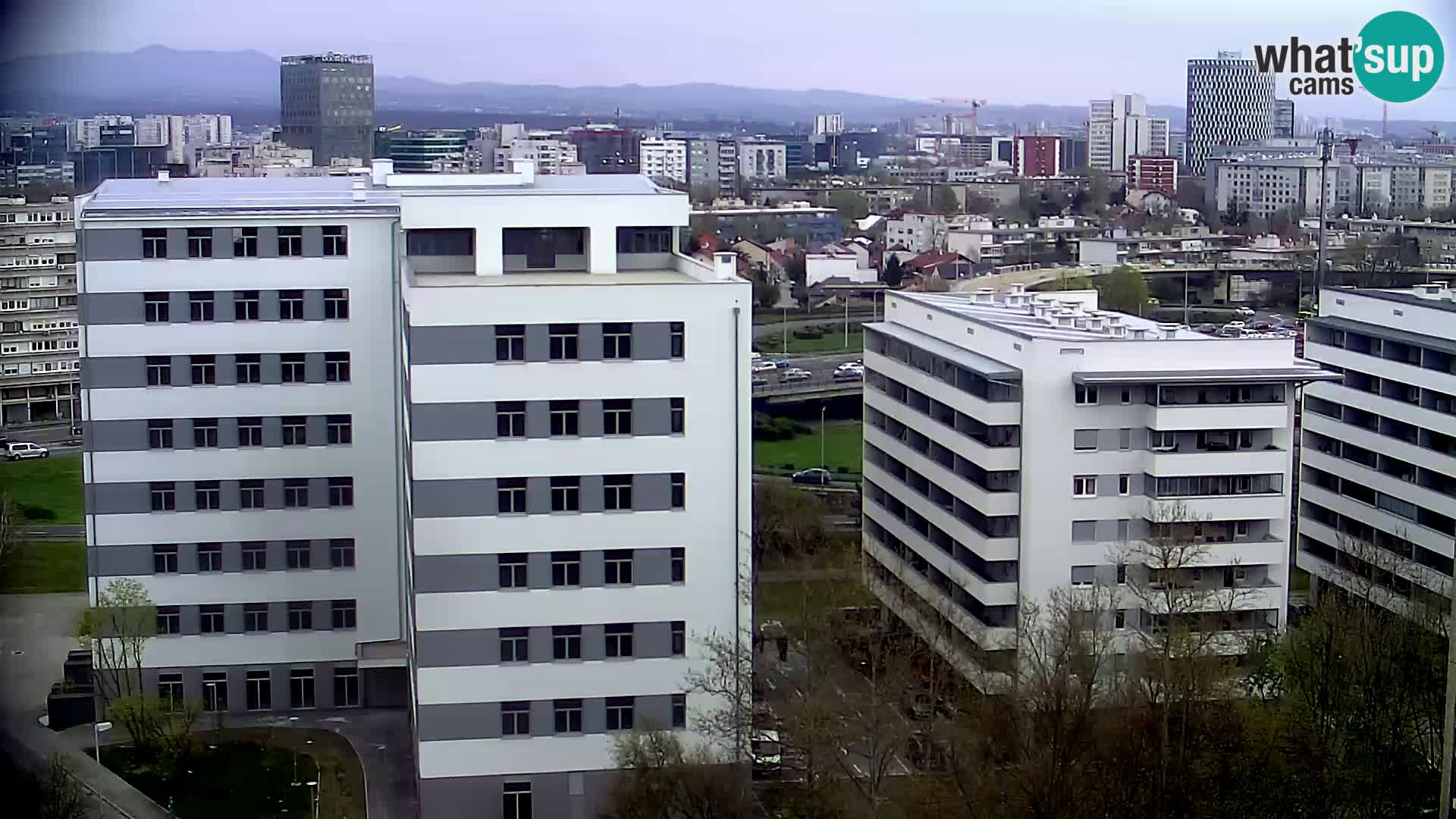 Rond-point en direct traversant les avenues Slavonska et Marin Držić à Zagreb webcam