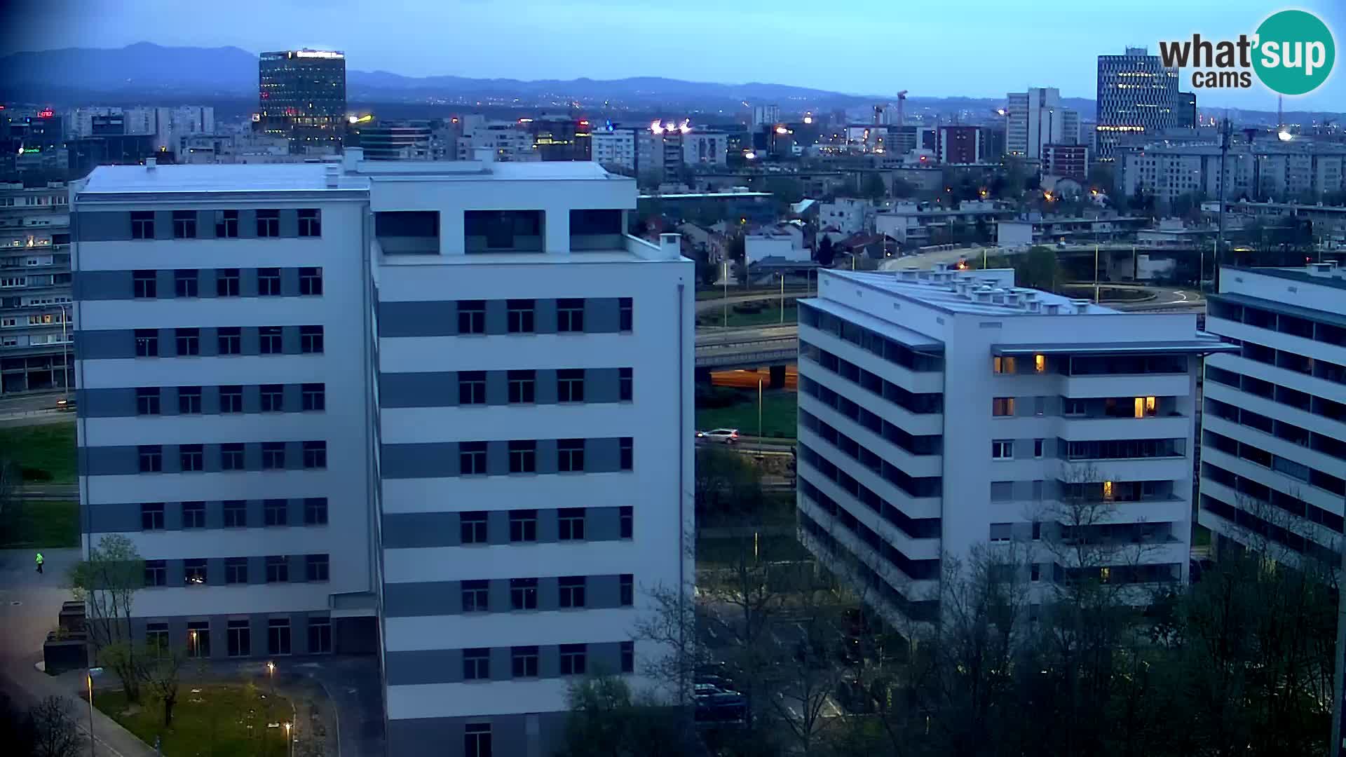 Live-Kreisverkehr Slavonska und Marin Držić Avenue zur Zagreb Webcam