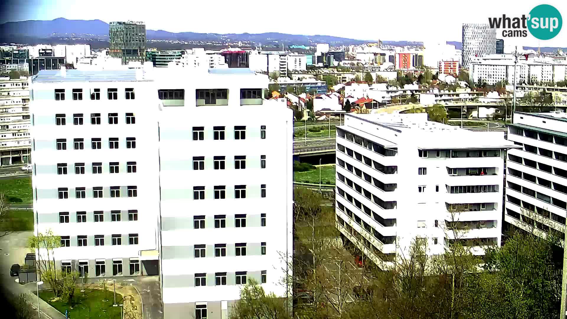 Rond-point en direct traversant les avenues Slavonska et Marin Držić à Zagreb webcam