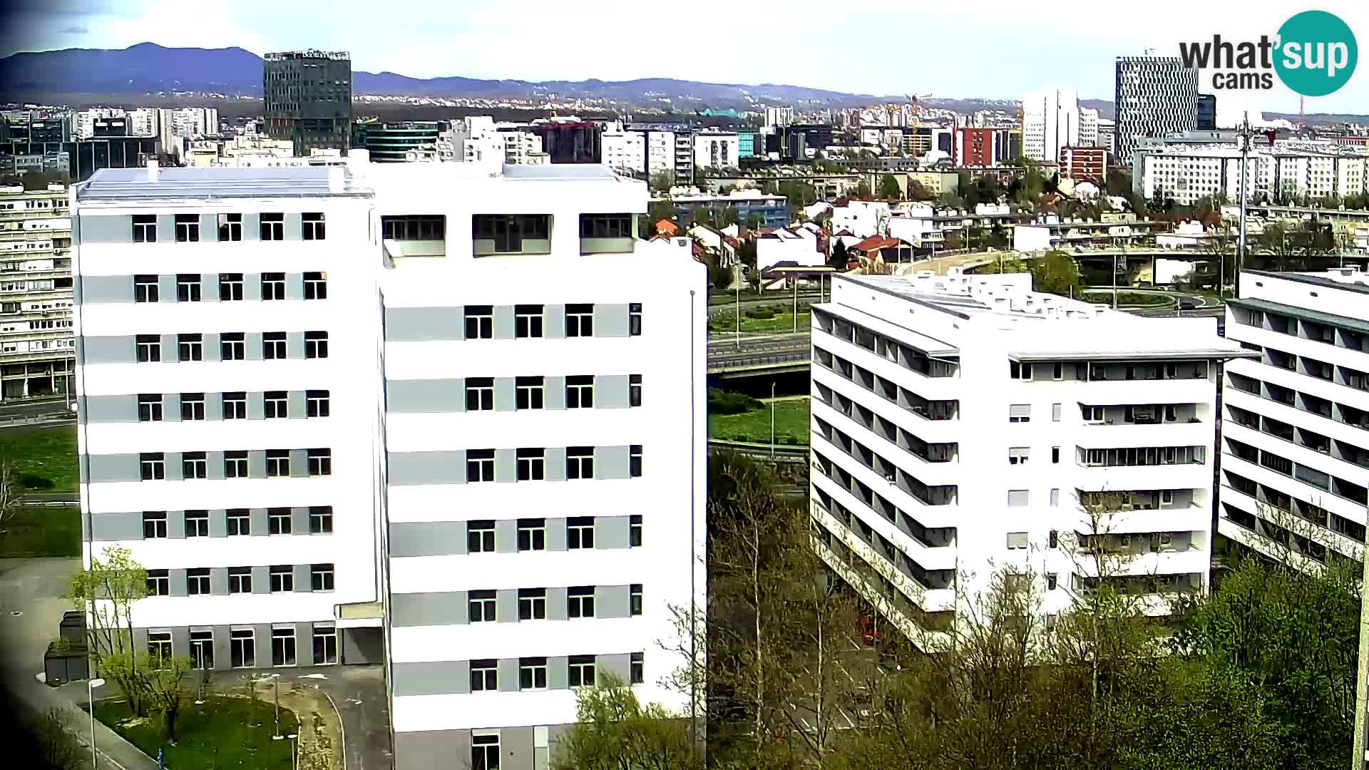 Rond-point en direct traversant les avenues Slavonska et Marin Držić à Zagreb webcam